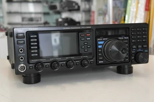 Second Hand Yaesu FTDX3000 HF Transceiver with Built In Band Scope 1