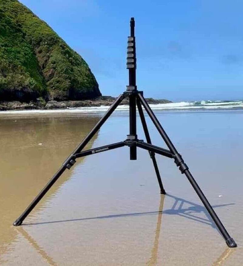 “Radioworld UK Buddipole 4m Mastwerks telescopic mast and tripod in outdoor test”