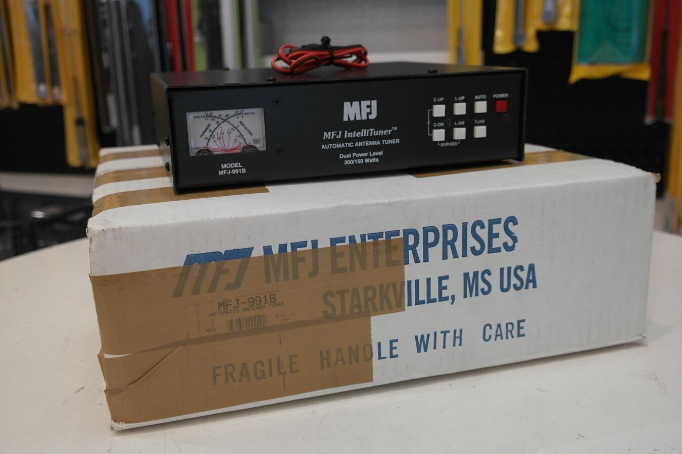 MFJ-991B HF tuner for amateur radio stations