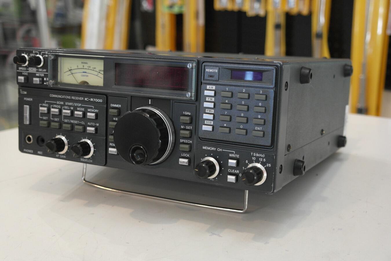 Icom IC-R7000 communications receiver front controls detail