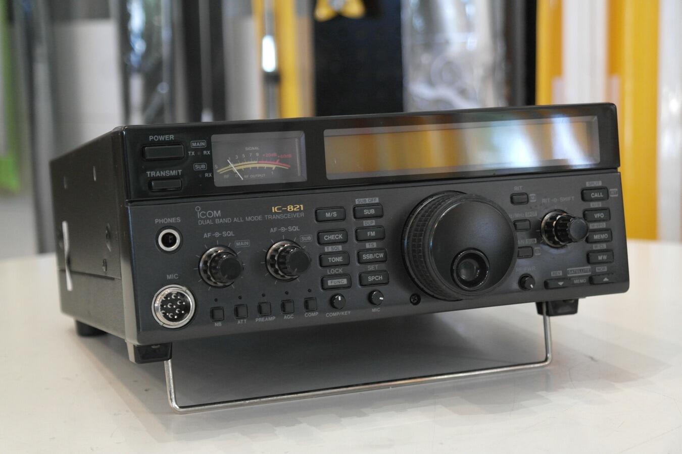 Icom IC-821H display and operating controls close up