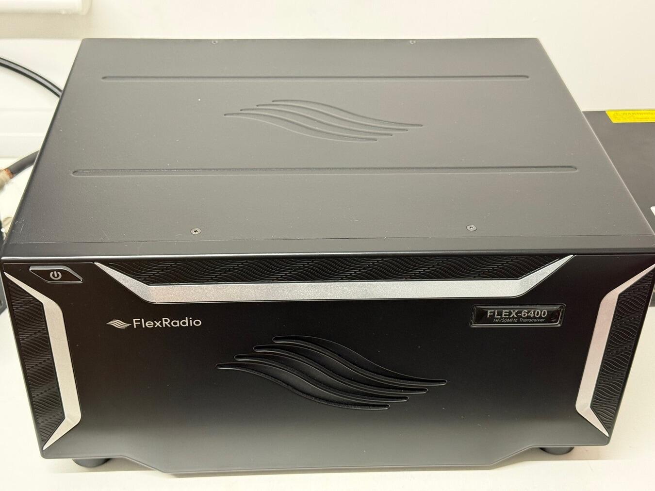 Pre‑owned FLEX‑6400 SDR Transceiver for SmartSDR Operation
