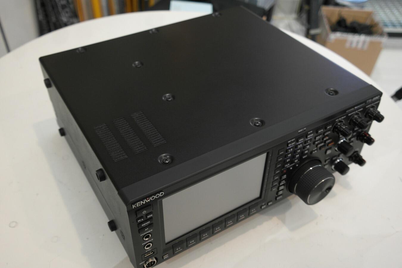 Kenwood TS-890 side view high-end HF radio unit