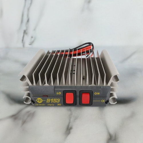 Zetagi B153 MOSFET amplifier 1