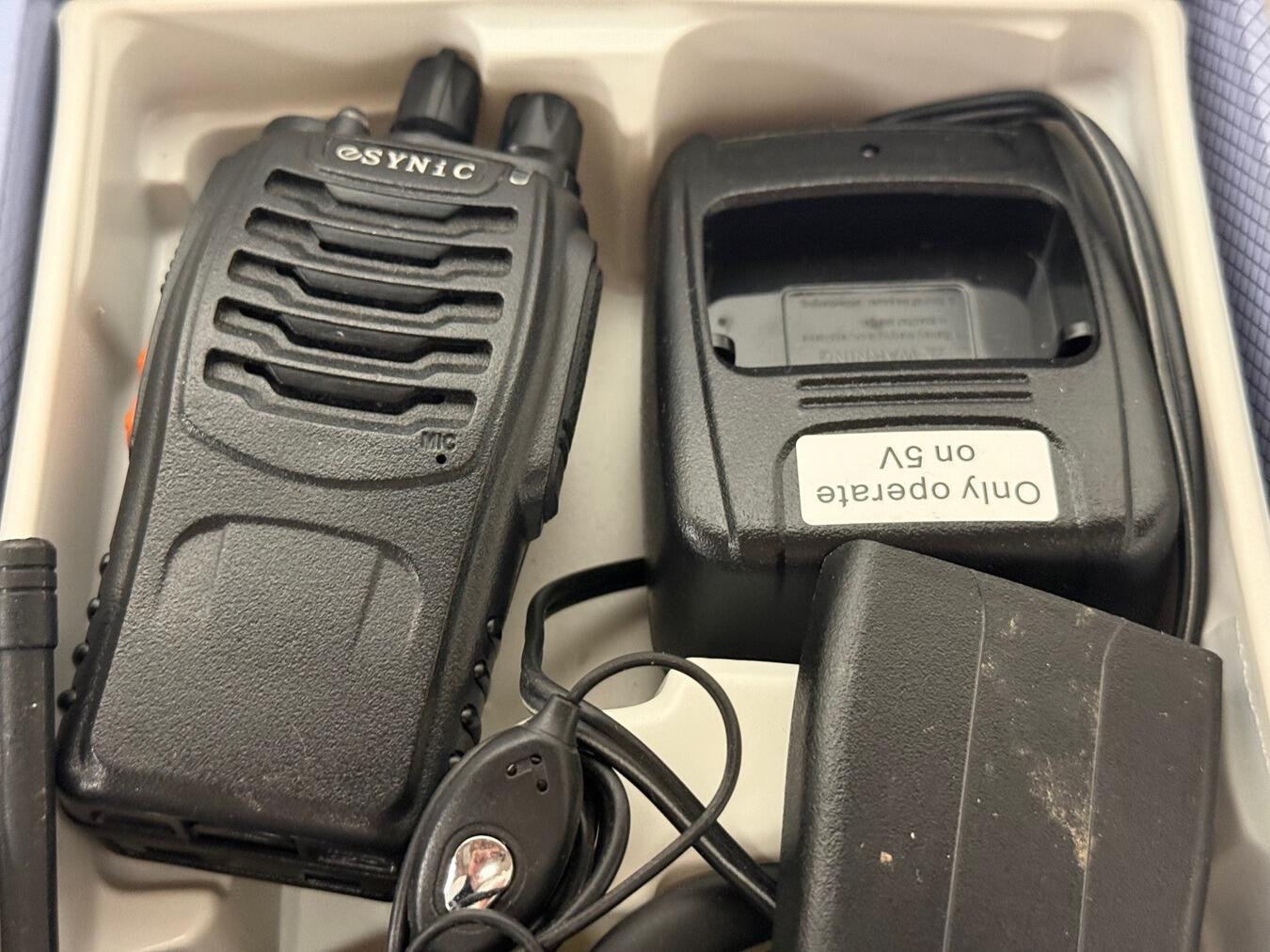 Synic 888S UHF FM handheld transceiver
