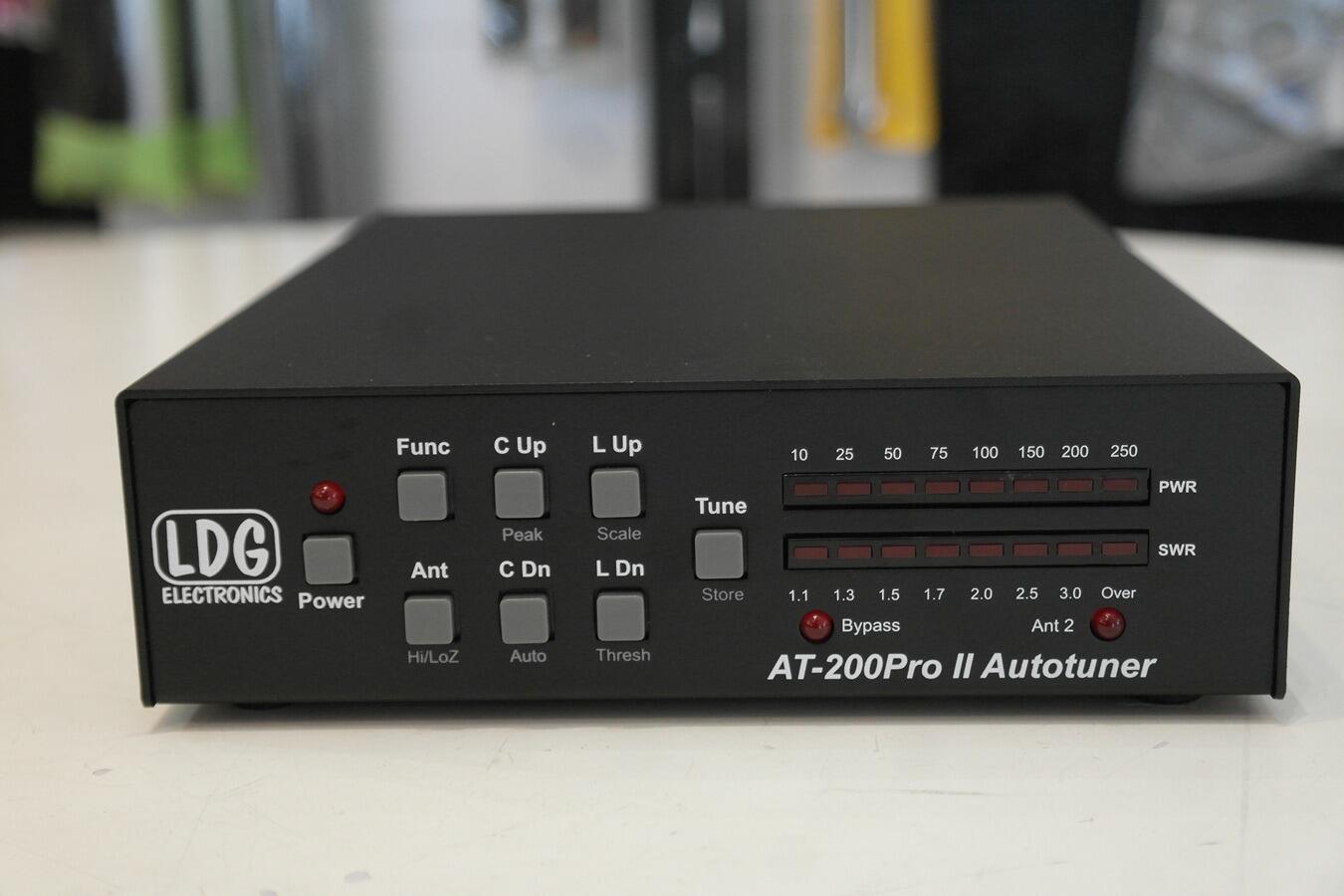LDG AT-200ProII front panel tuning and antenna controls