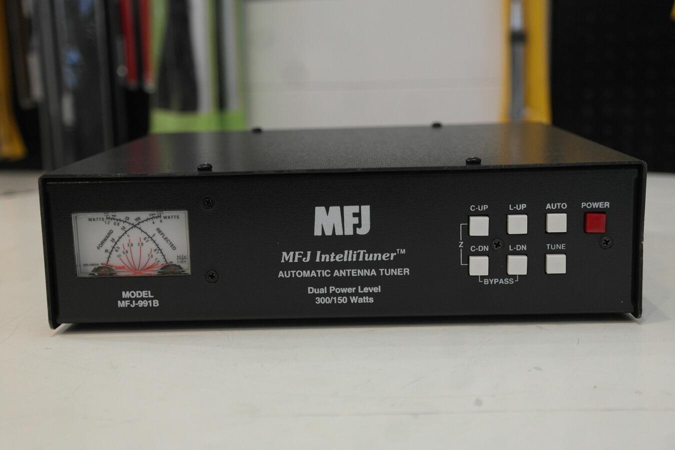 Second Hand MFJ-991B HF automatic antenna tuner front panel