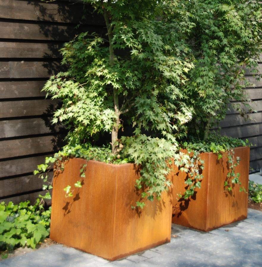 corten_steel_garden_planters_industrial_high_quality_outdoor_cube_pots