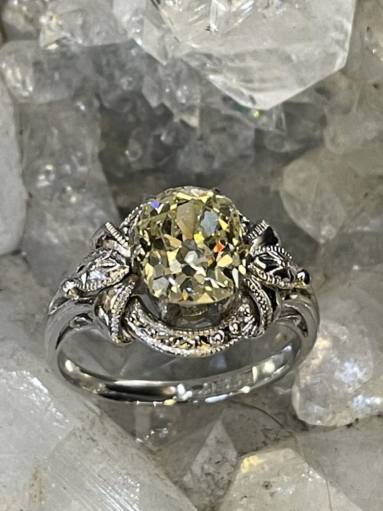 Antique yellow diamond 1.90ct