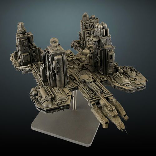 Alien - Scratch-Built Replica Model of the USCSS Nostromo with Oil Refinery
