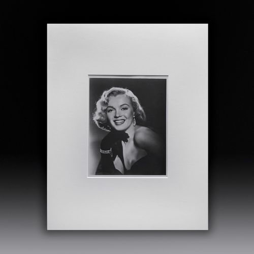 Marilyn Monroe Vintage Publicity Photograph - Sophisticated Smile