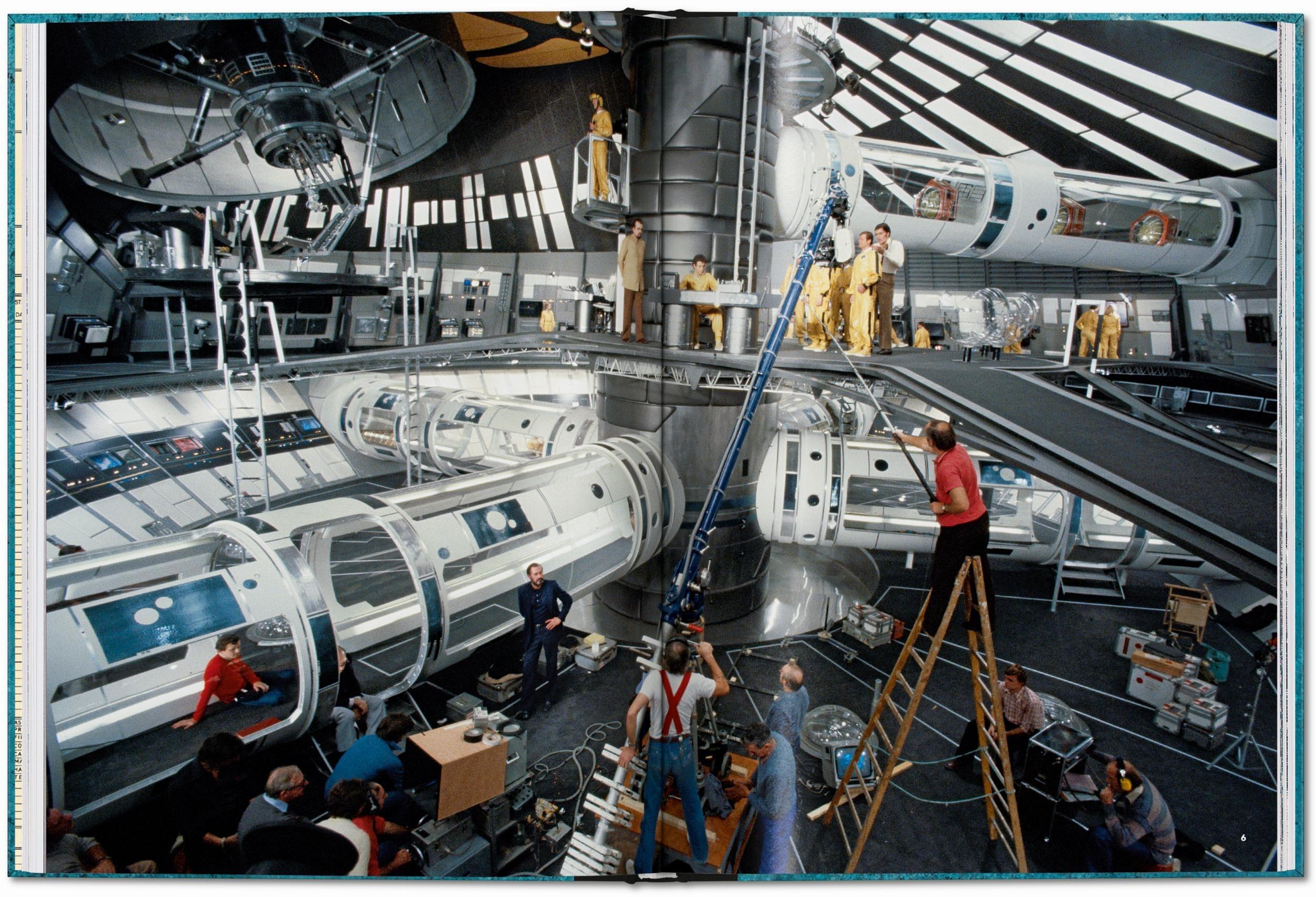 The James Bond Archives. The Complete Films, Space center