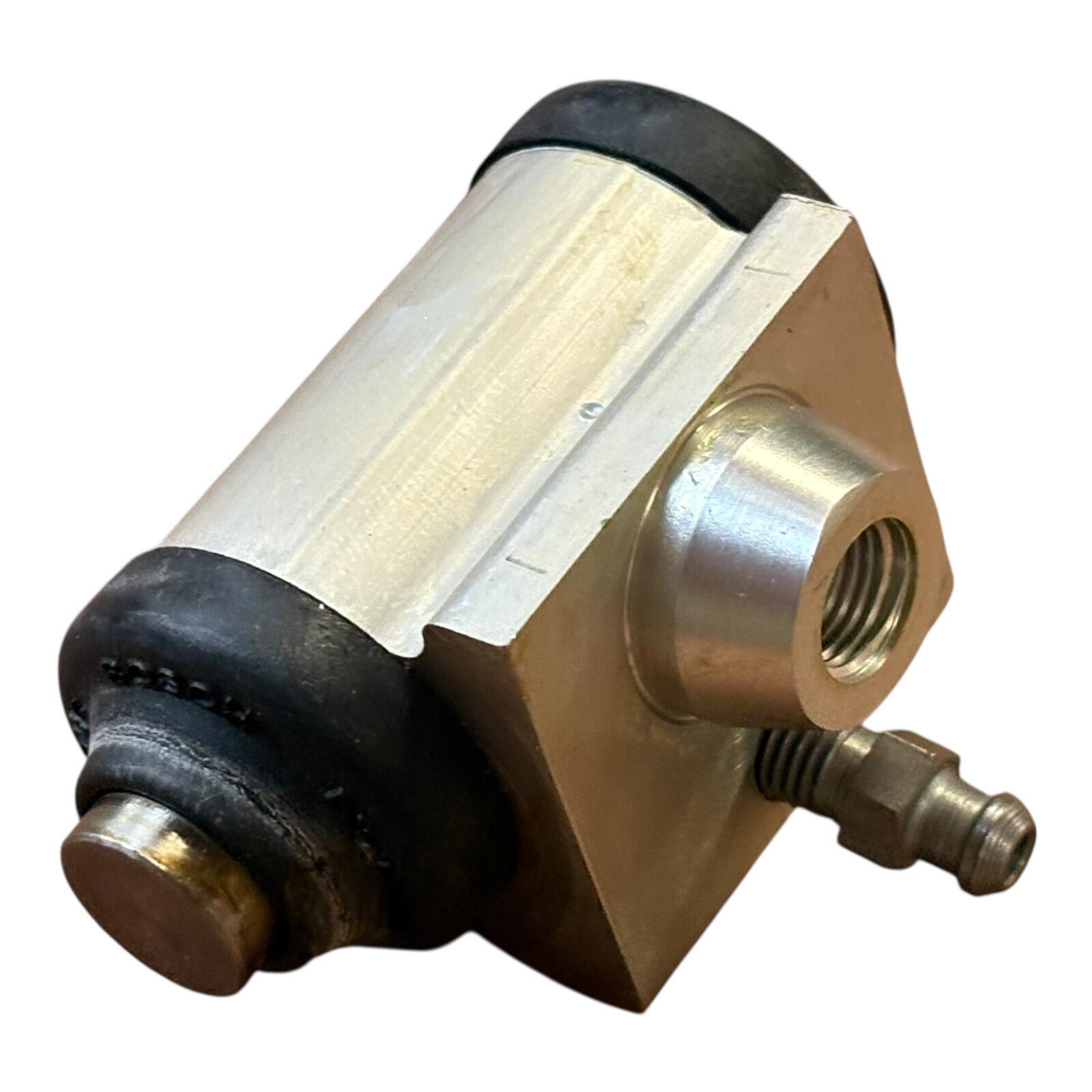 Genuine Vauxhall Agila Rear wheel brake cylinder close up view