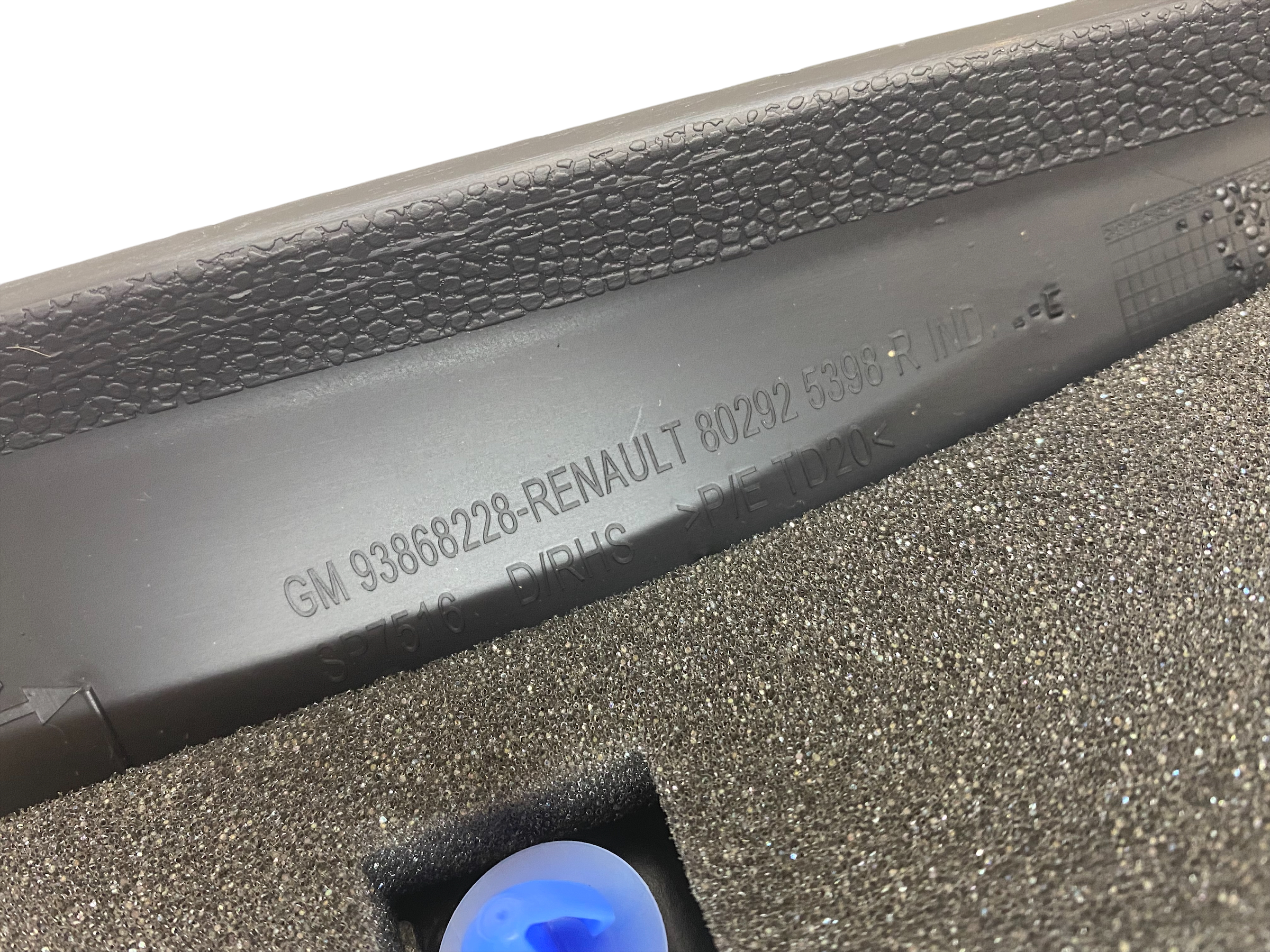Genuine Vauxhall Vivaro B LH NS Inner Door Pillar Moulding — original equipment quality, MPN 93868228