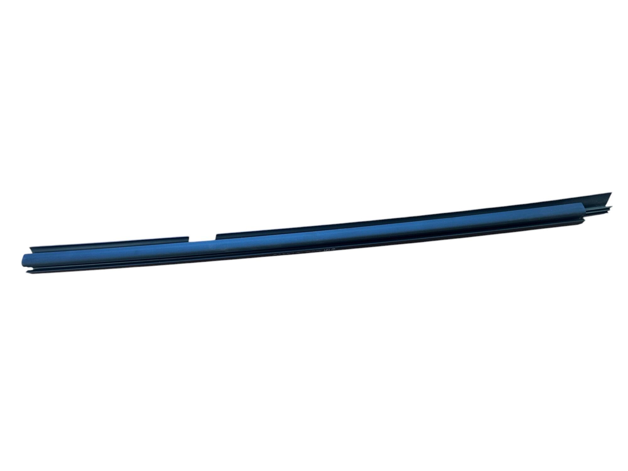 Vauxhall Vivaro B RH OS Front door weatherstrip original equipment