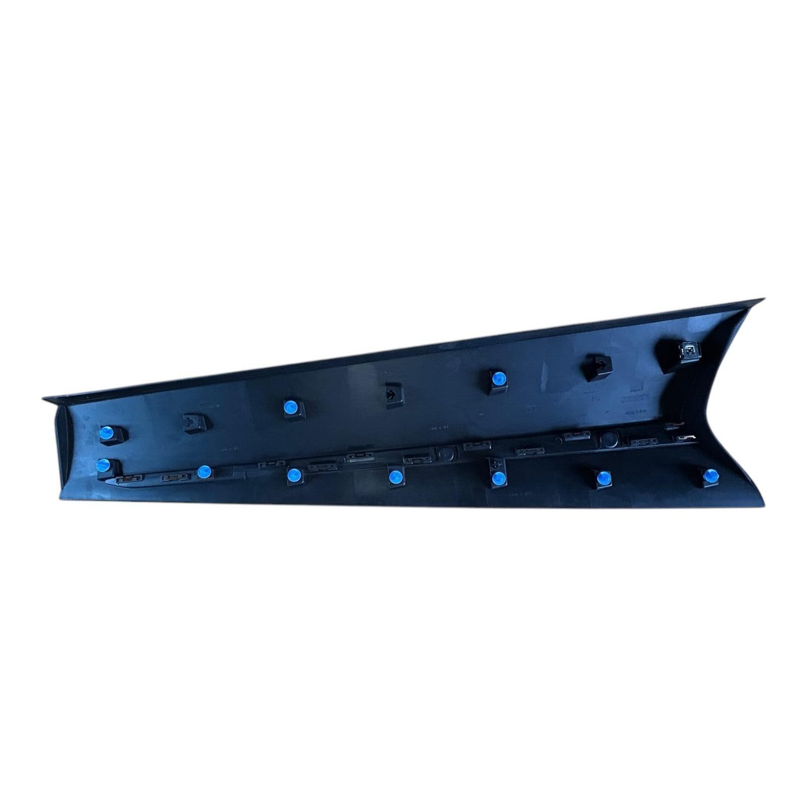 Renault Captur LH NS Front door moulding original equipment