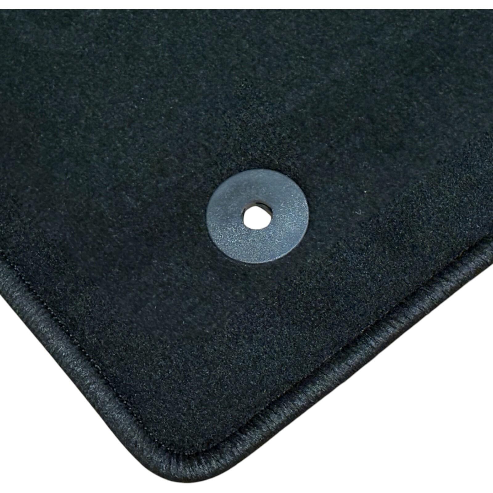 2278538 — Genuine Ford Focus (CGE) Front Black Mat 2367747, factory-specification unit