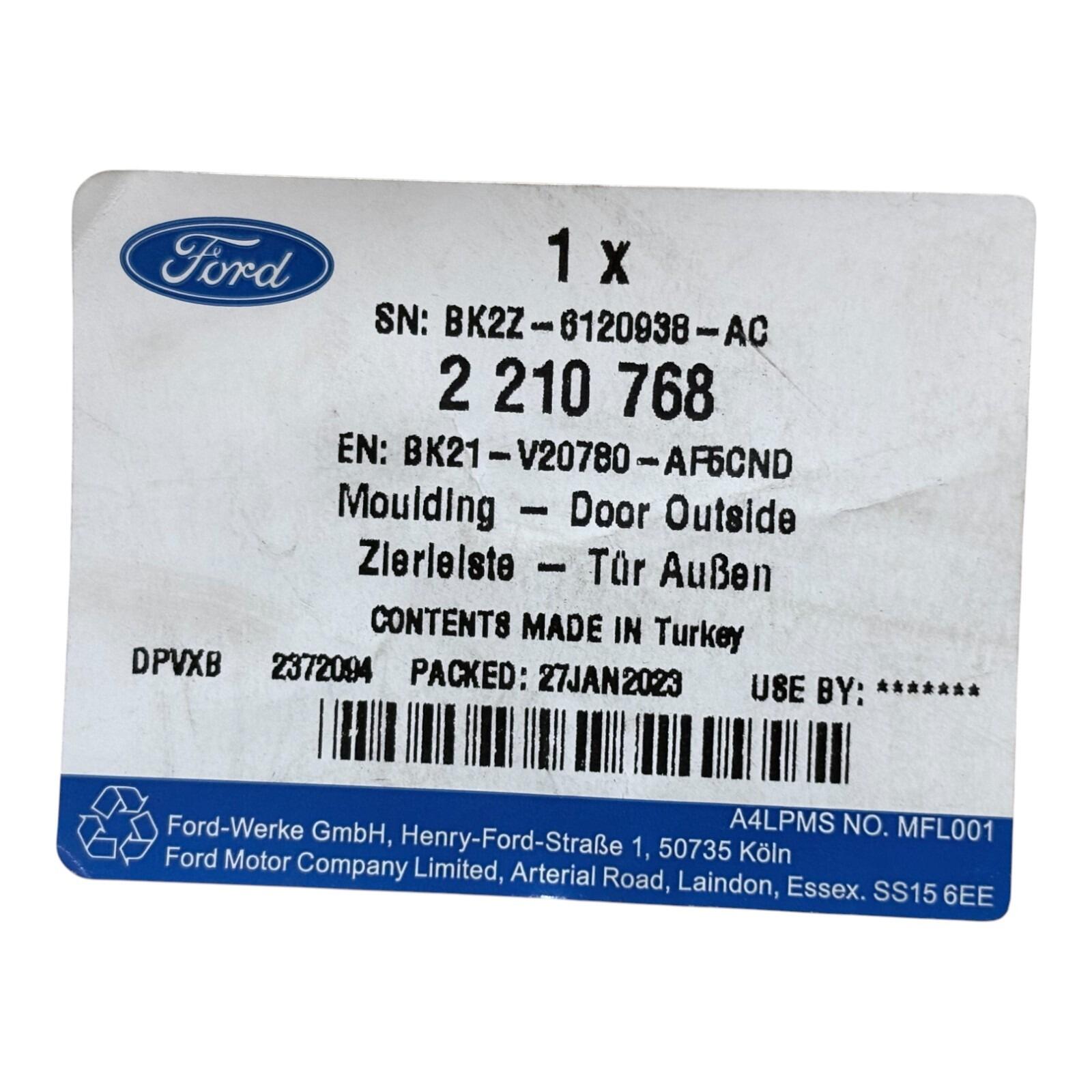 Ford Transit Custom (TTF) RH OS Front Door Moulding (Grey) 2210768 detail view