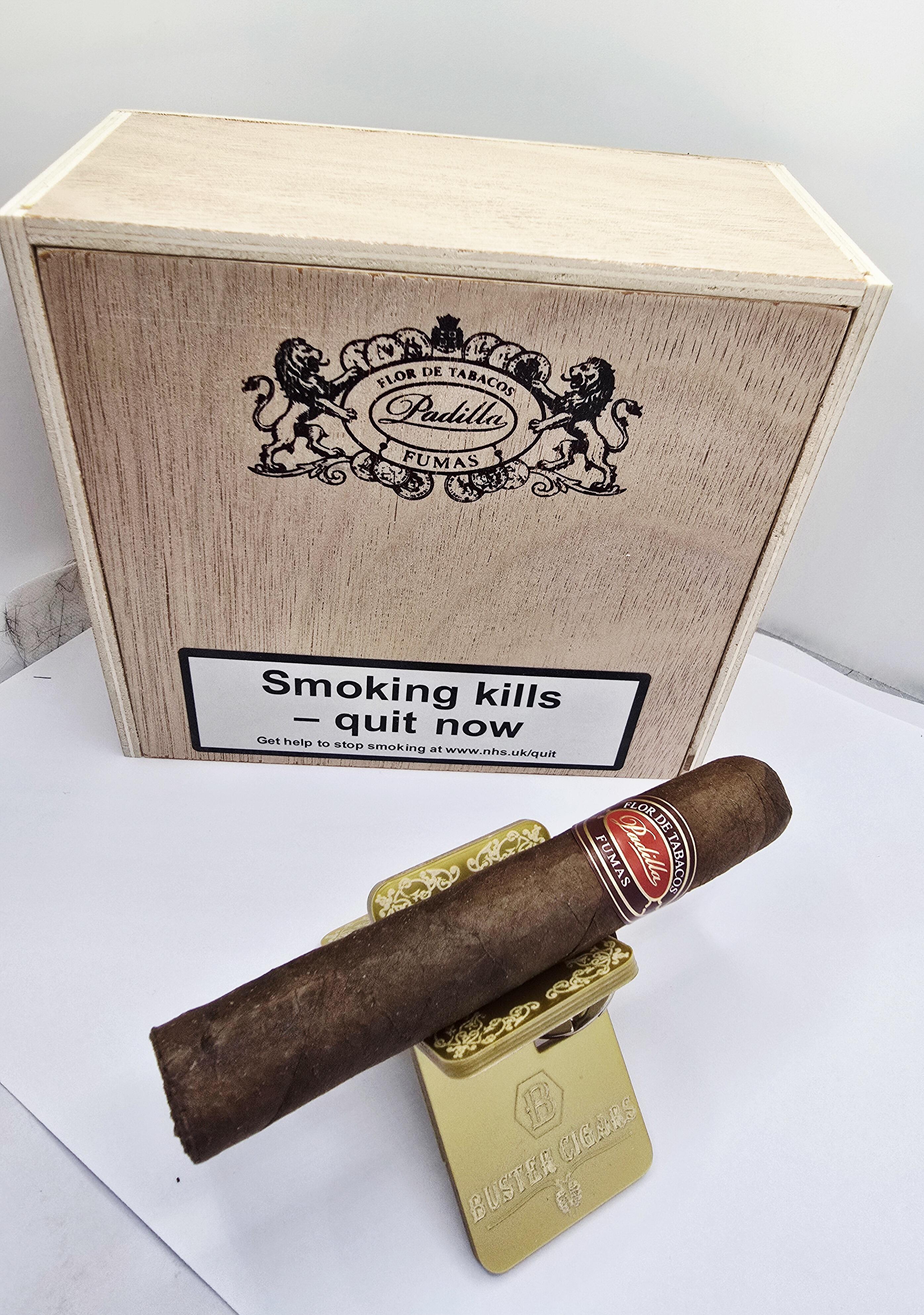 Padilla Fumas Robusto Cigar - 1 Single