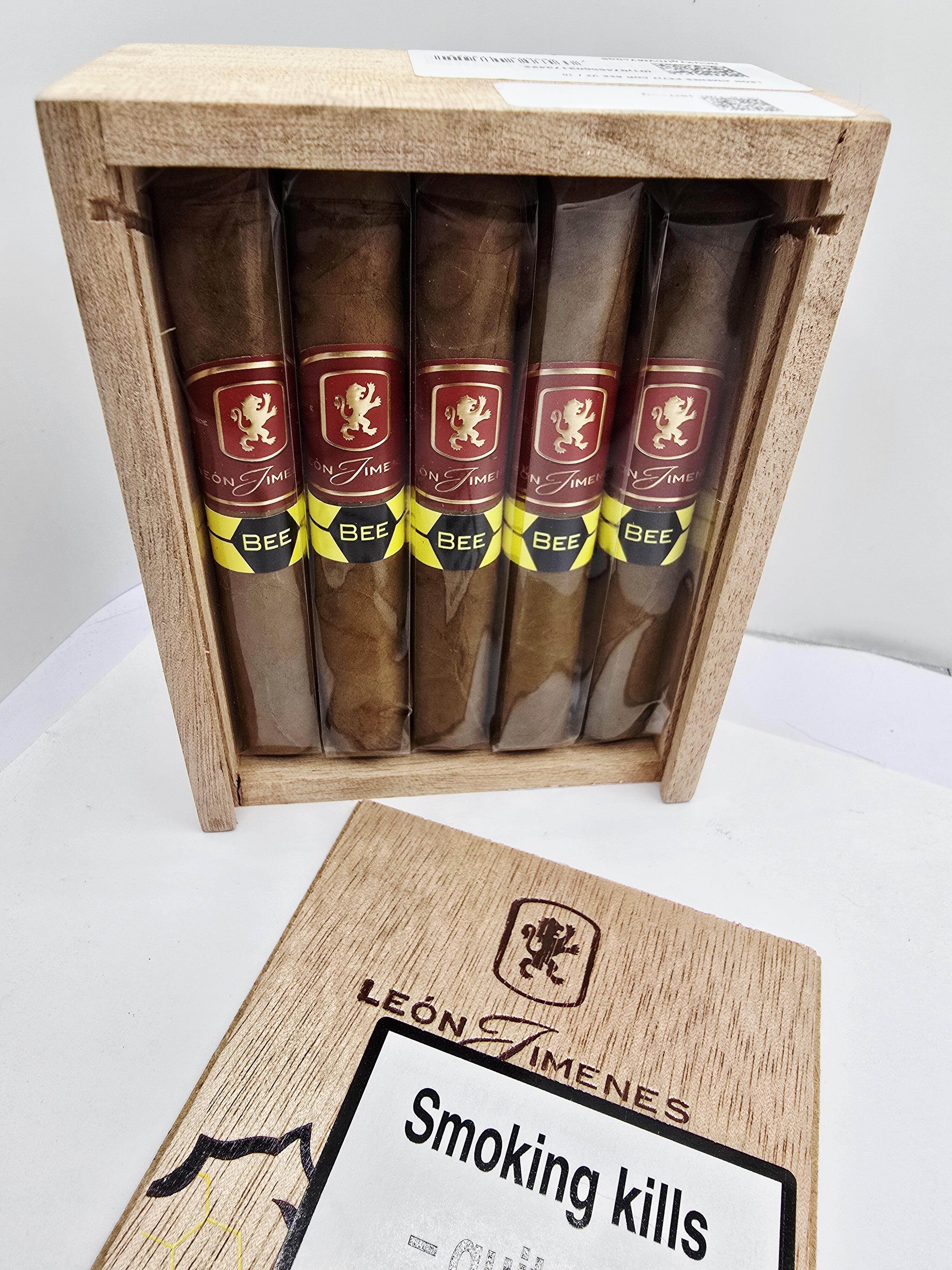 La Aurora Leon Jimenes Petit Corona Bee (Honey) Cigar - Box of 10 Cigars
