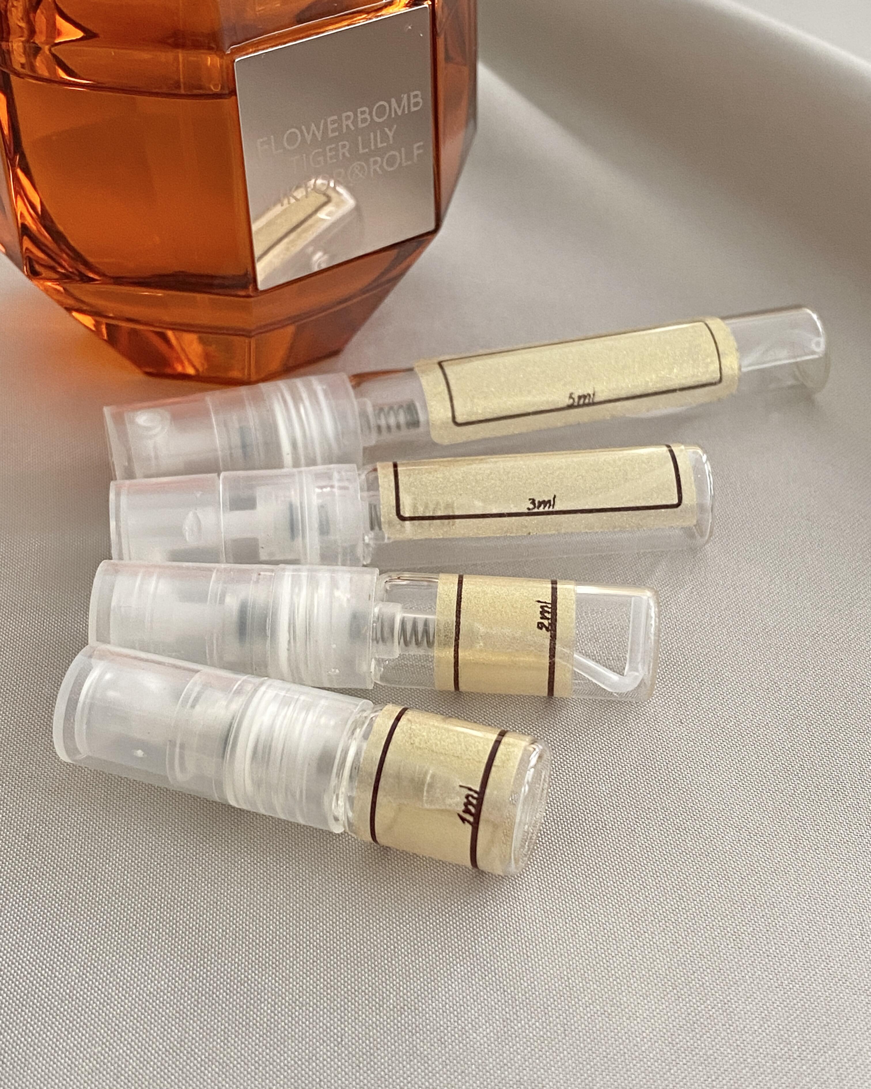 Victor & Rolf Flowerbomb Tiger Lily with sample bottles