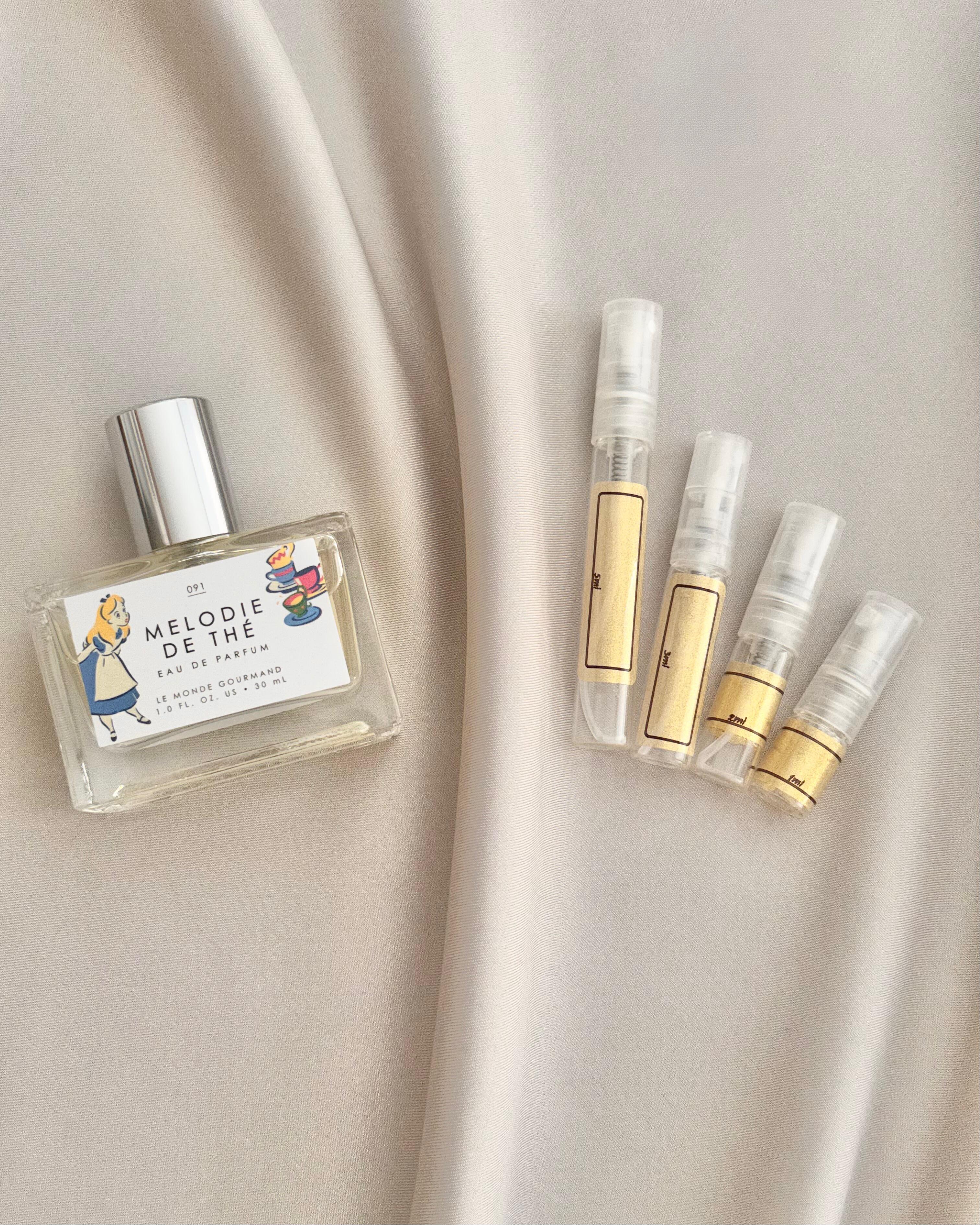 Le Monde Gourmand Melodie de Thé with sample bottles