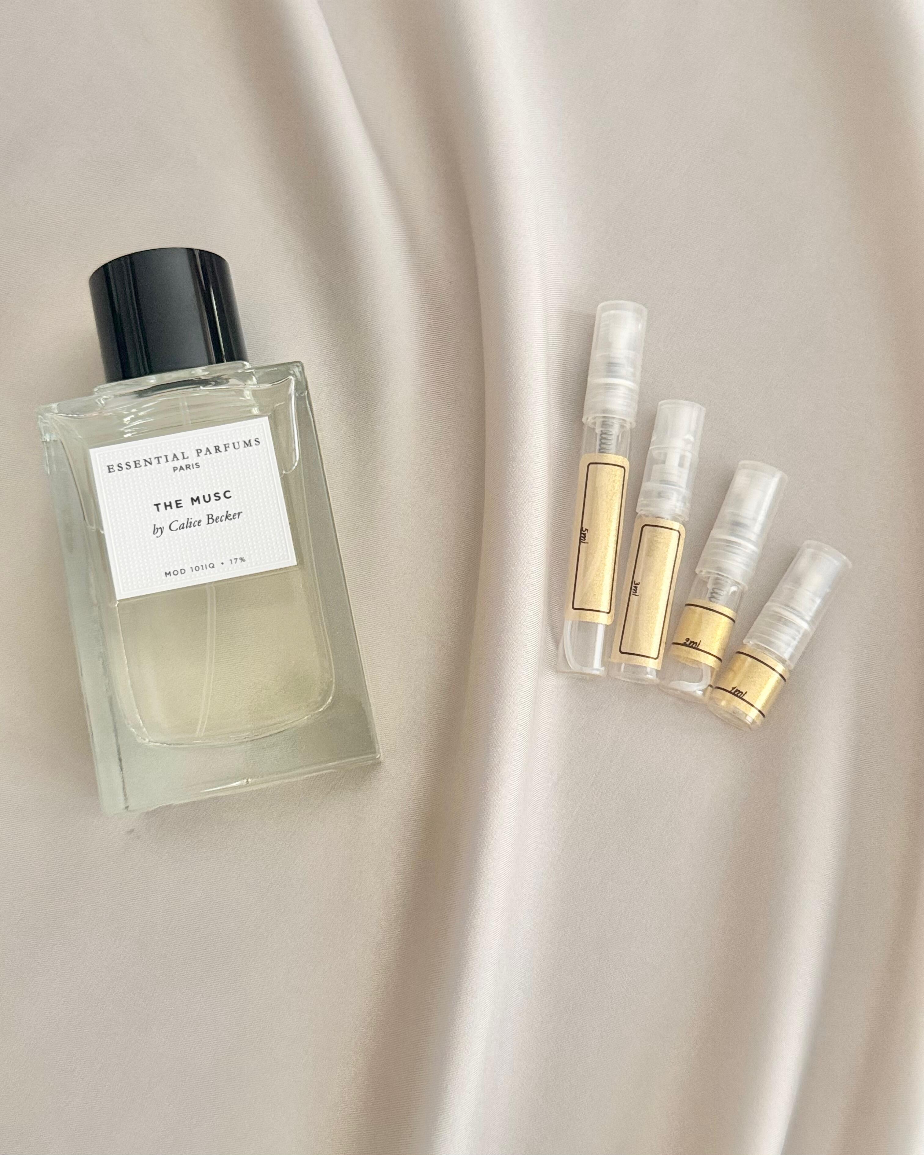Essenital Parfums The Musc with sample bottles