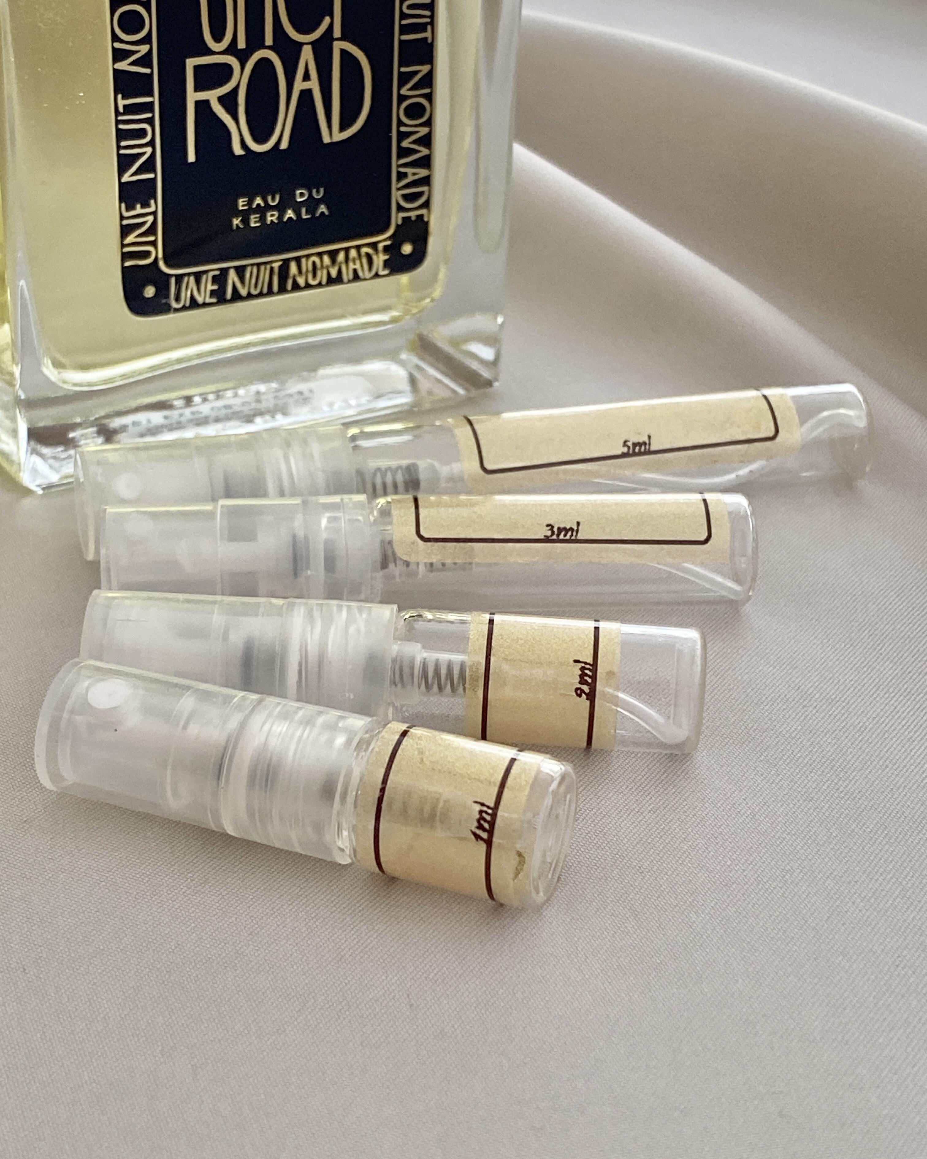 Une Nuit Nomade with sample bottles