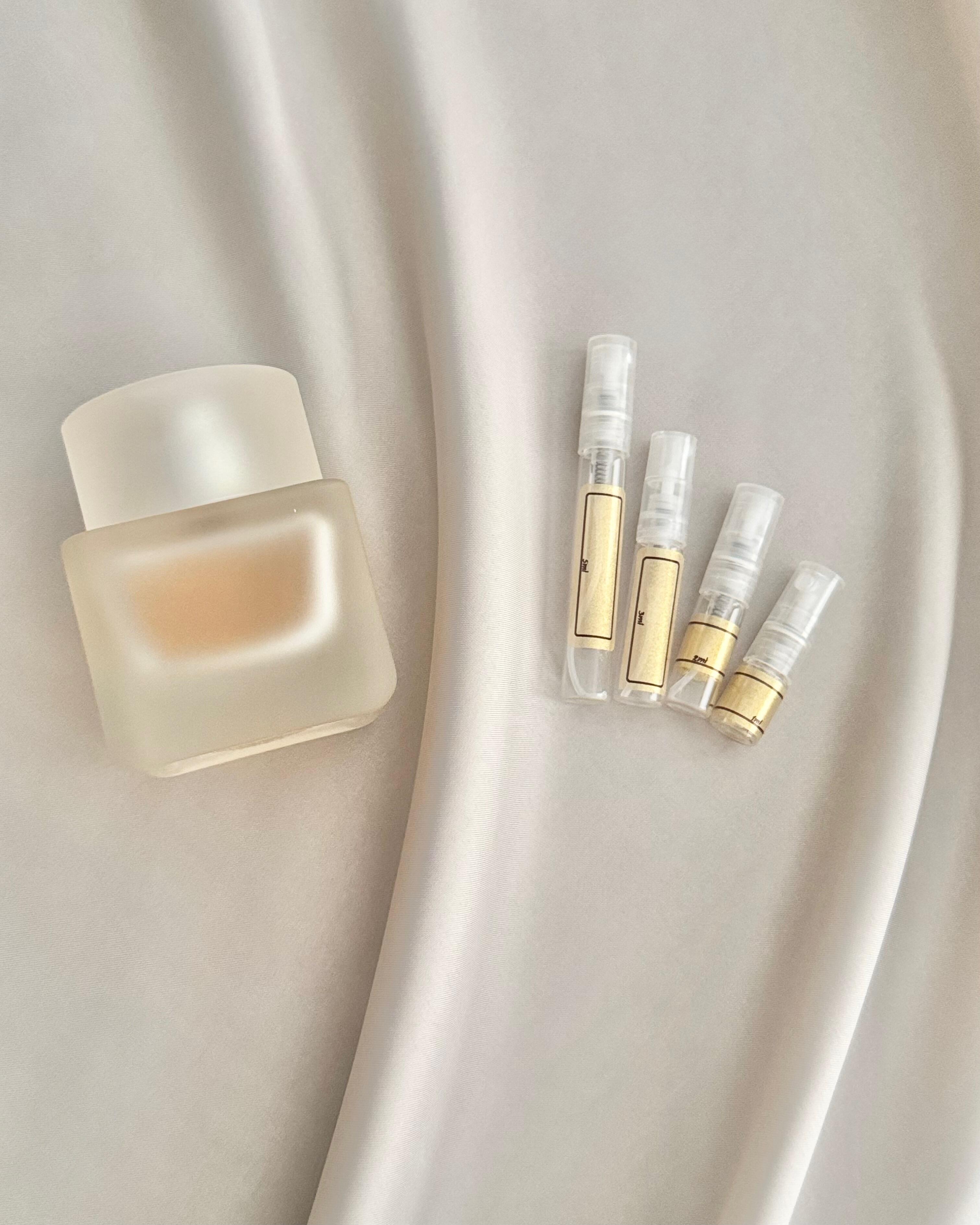 Huda Beauty Easy Bake Intense with sample bottles
