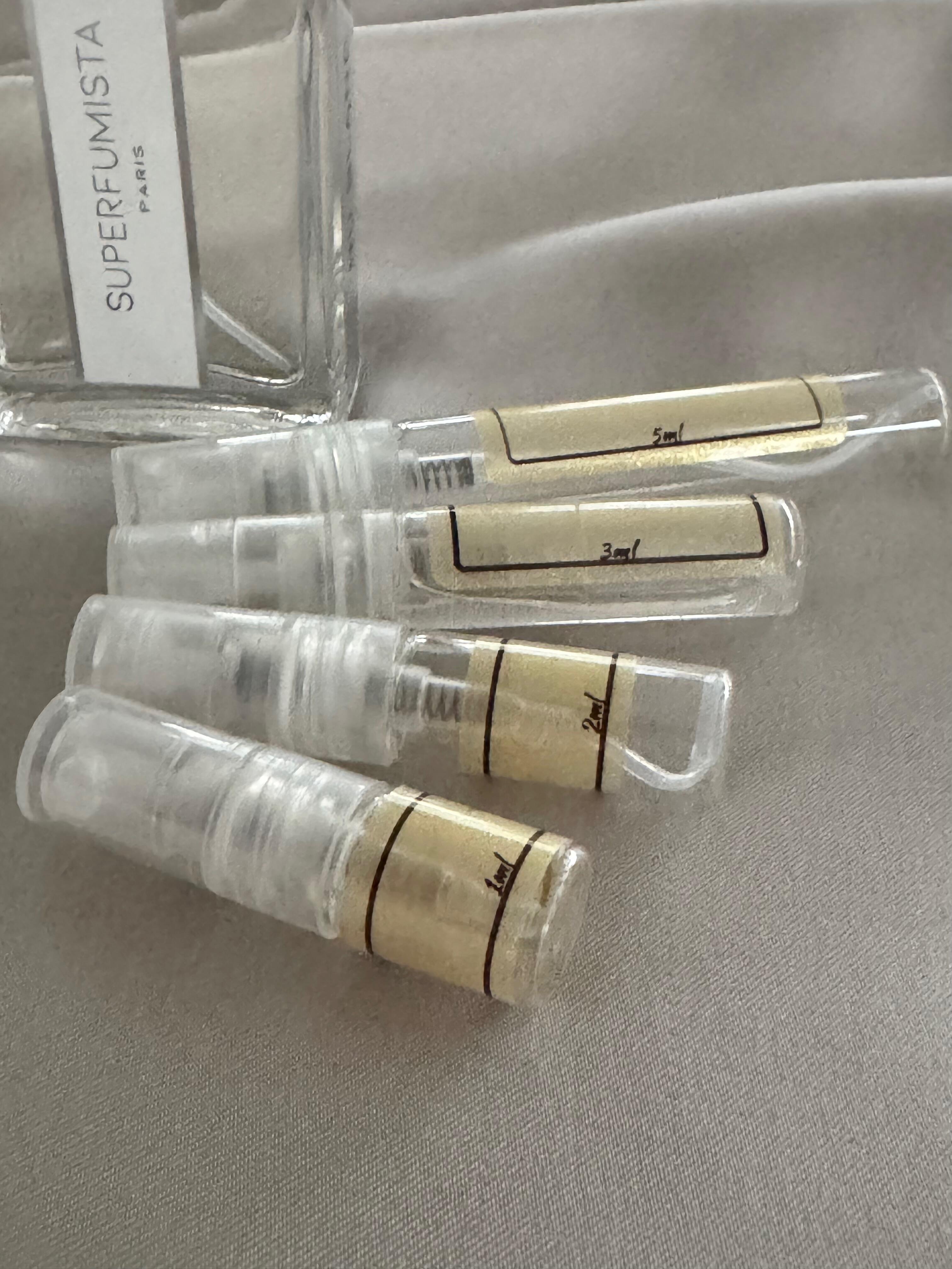 Superfumista Nu Blanc and sample bottles