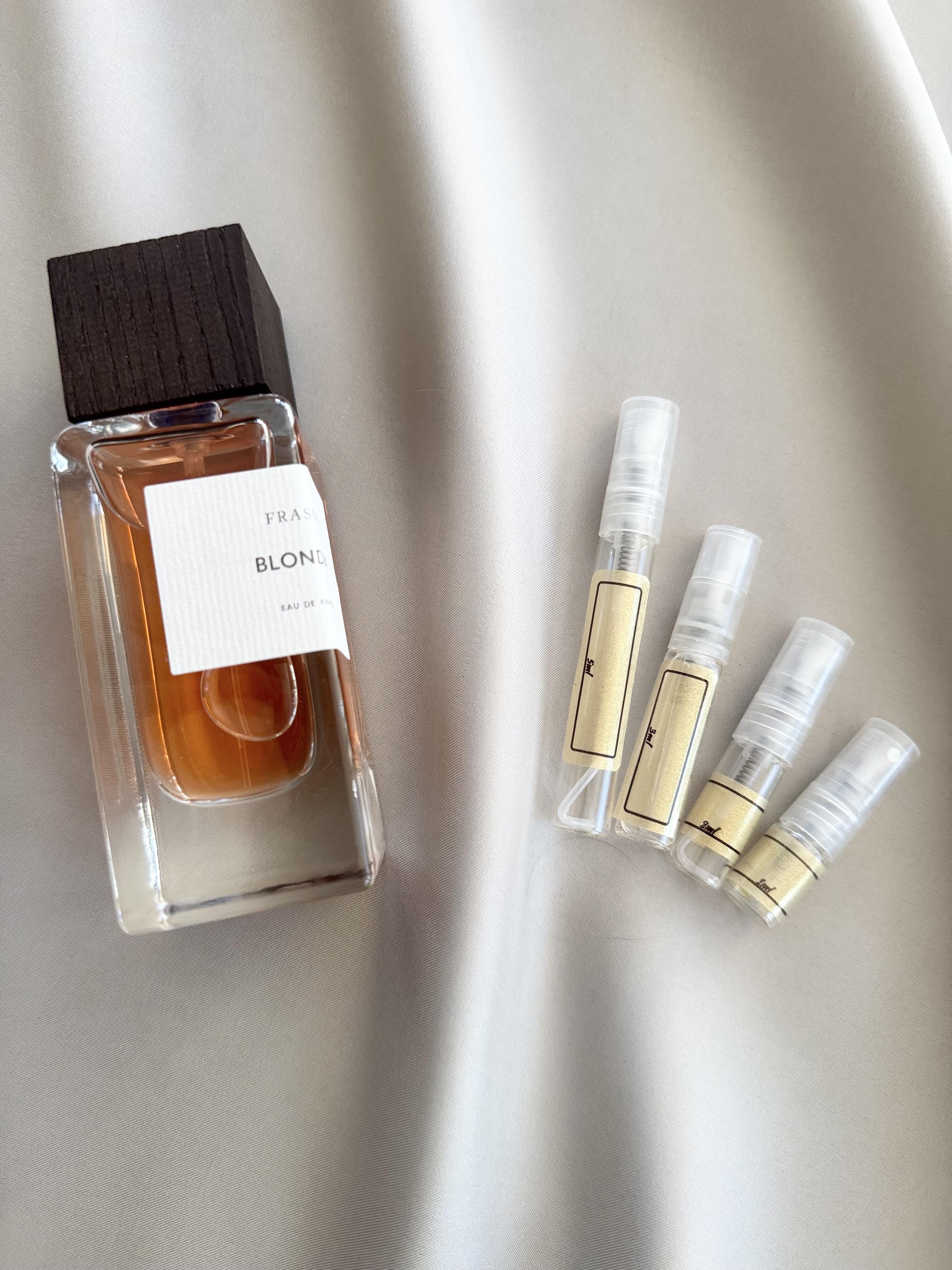 Frassai Blondine with sample bottles