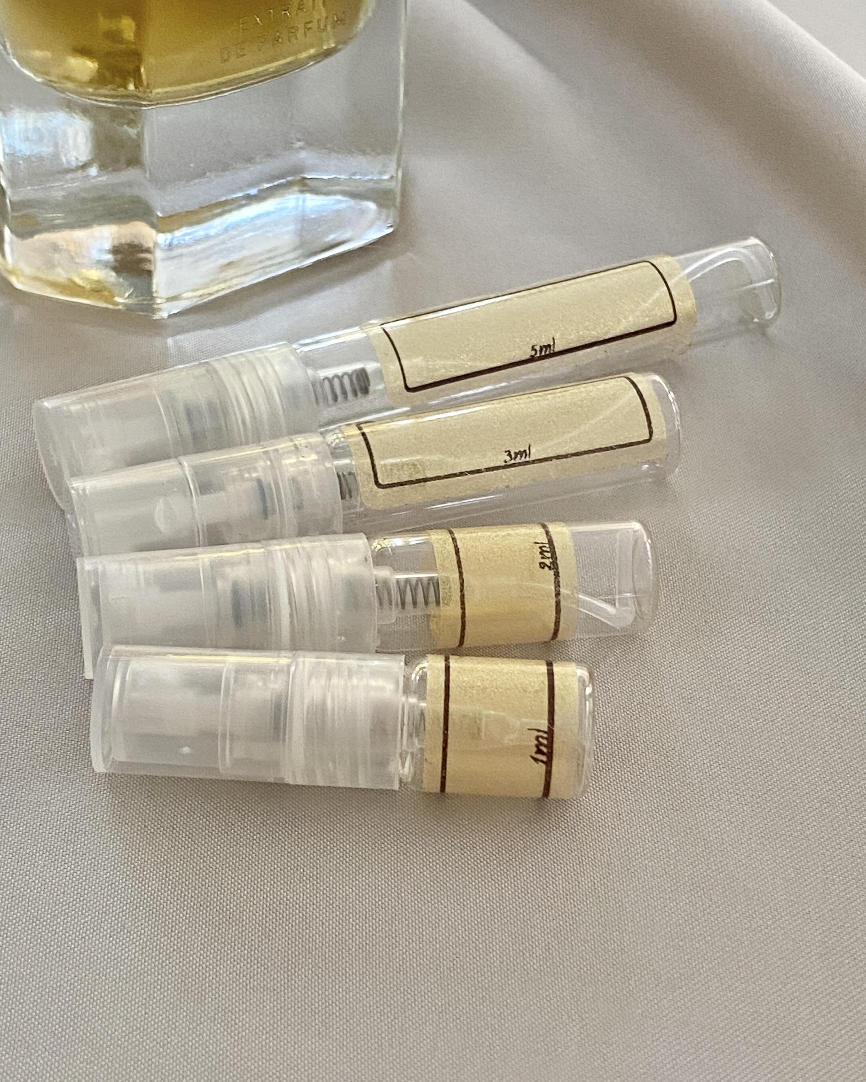 Kheir Fragrances 7 Minutes with sample bottles
