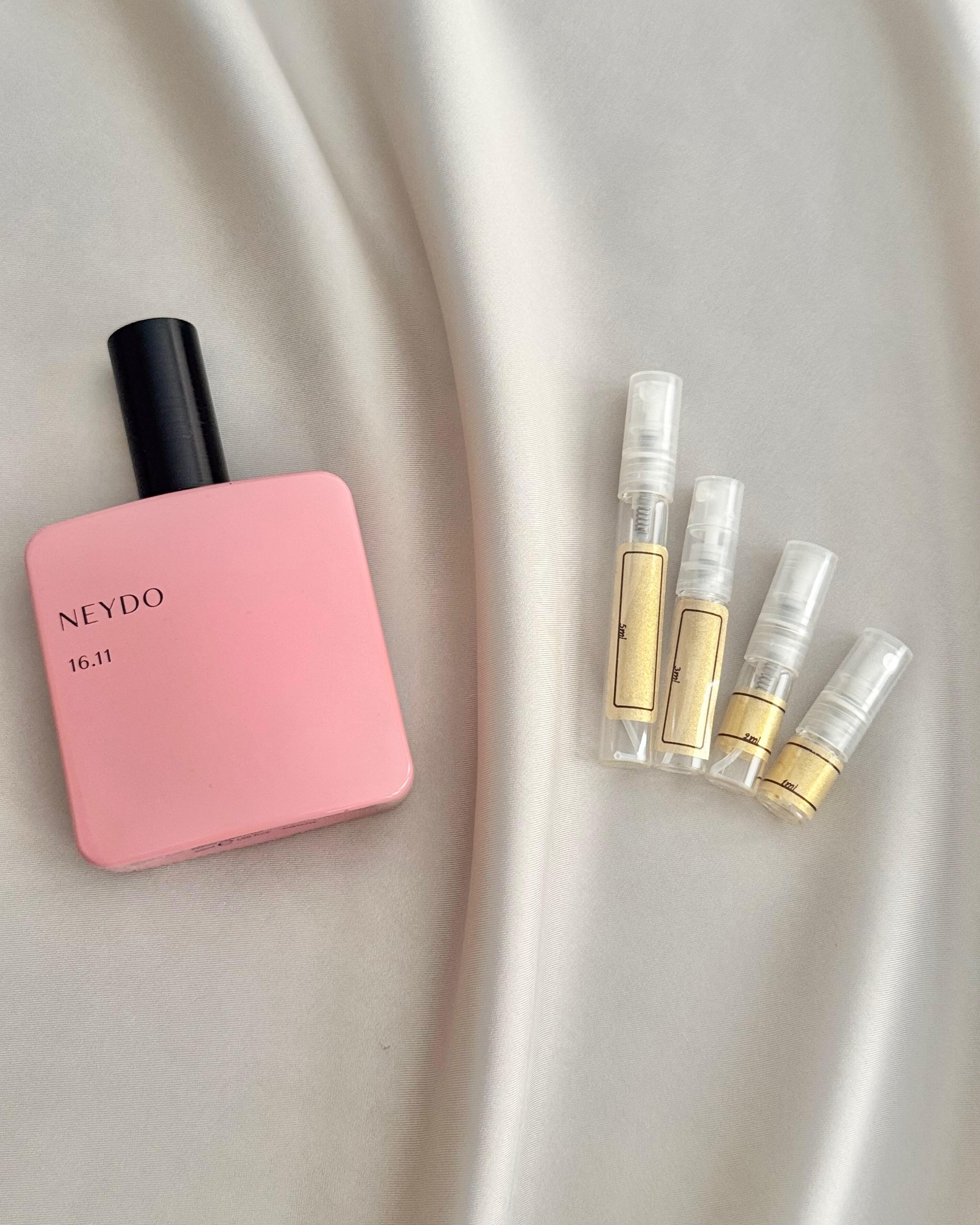 Neydo Blond Redhead with sample bottles