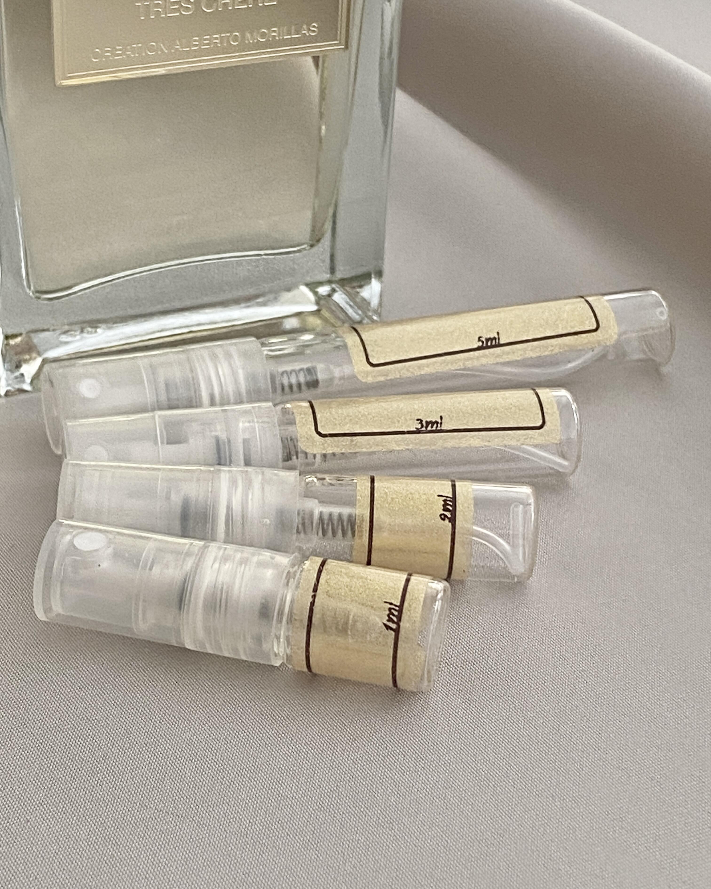 Mizensir Tres Chere and sample bottles