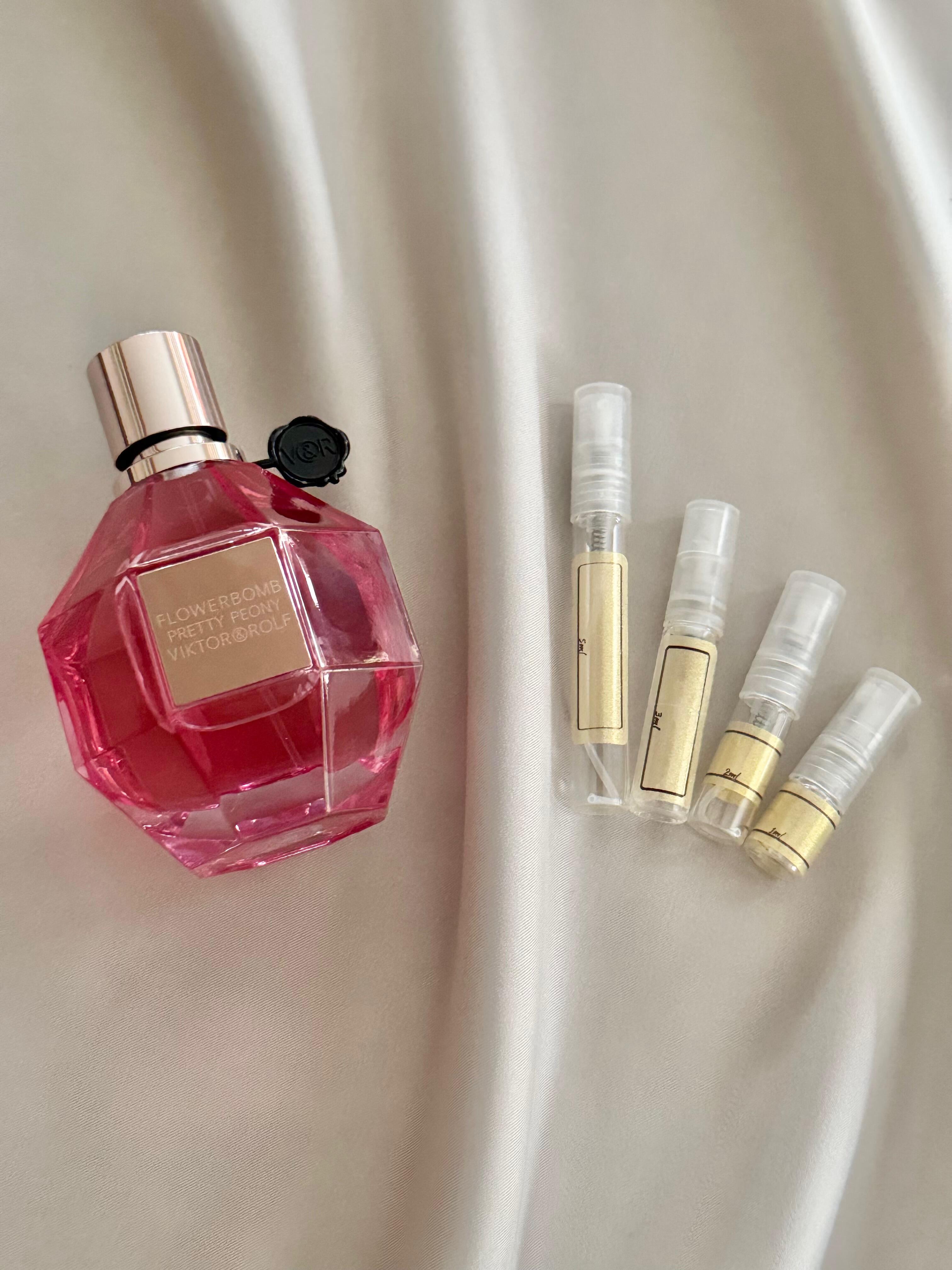 Flowerbomb Pretty Peony with sample bottles