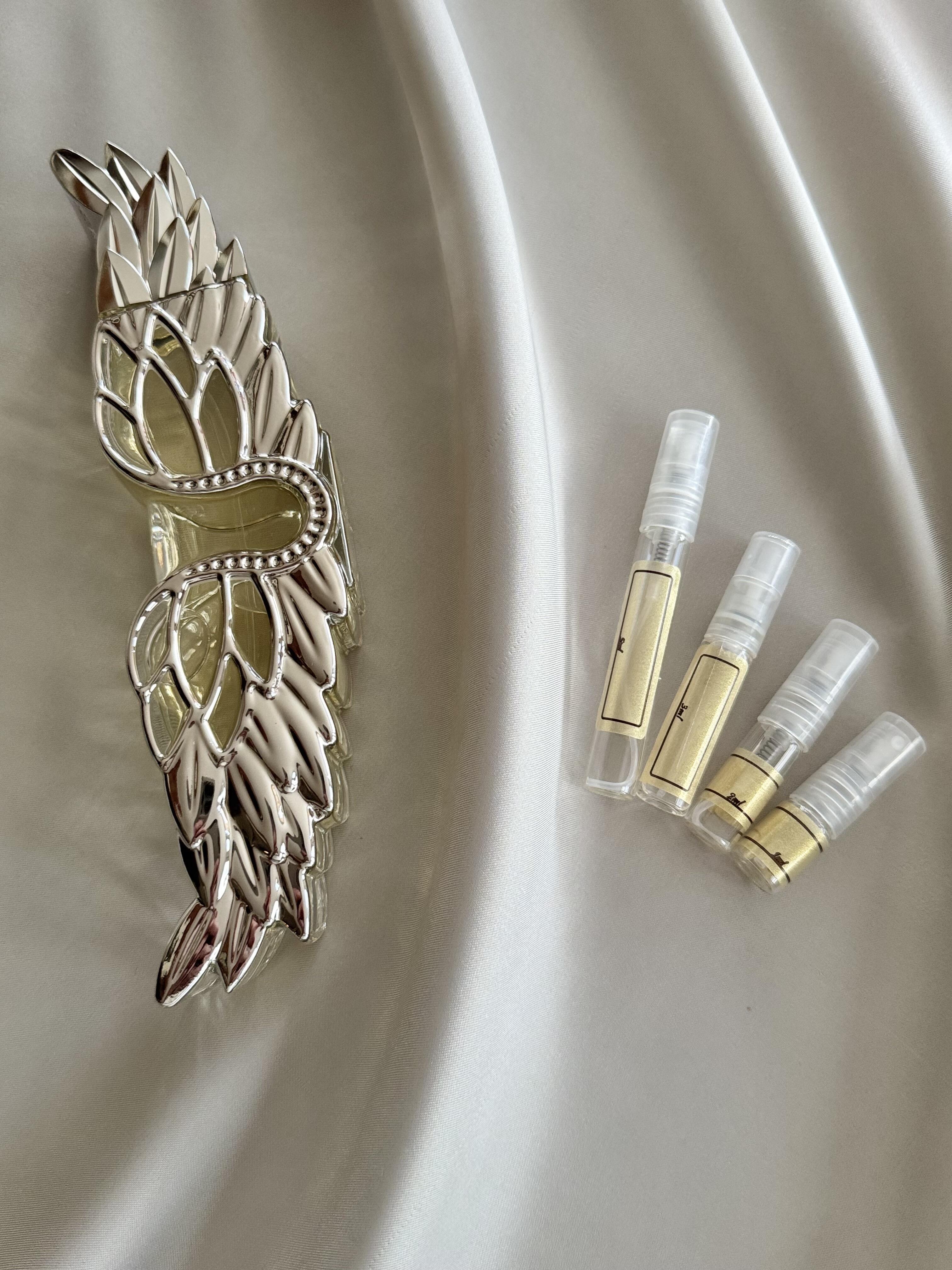 Zadig & Voltaire Zagid with sample bottles