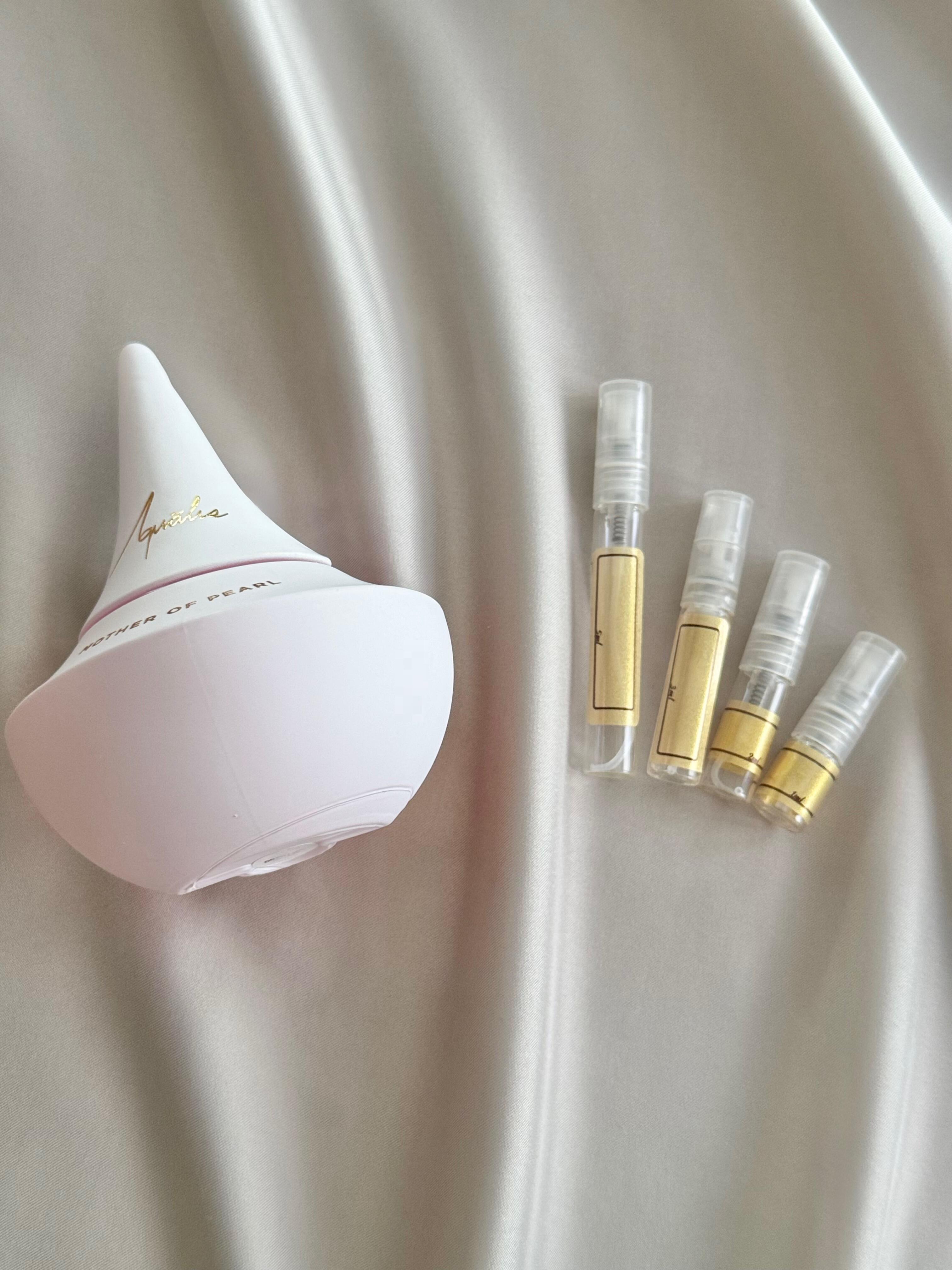 Aqualis Mother of Pearl with sample bottles