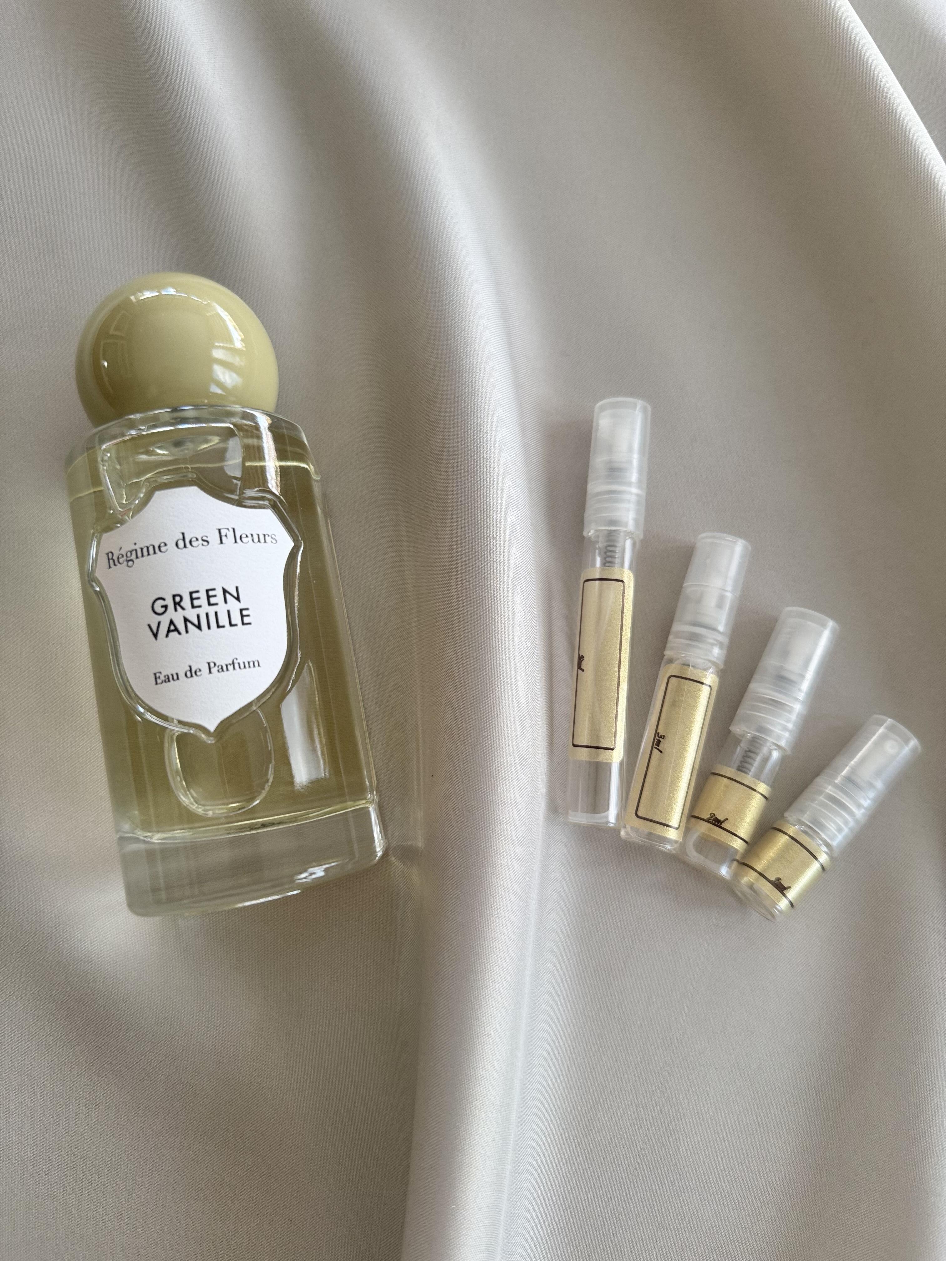 Regime des Fleurs Green Vanille with sample bottles