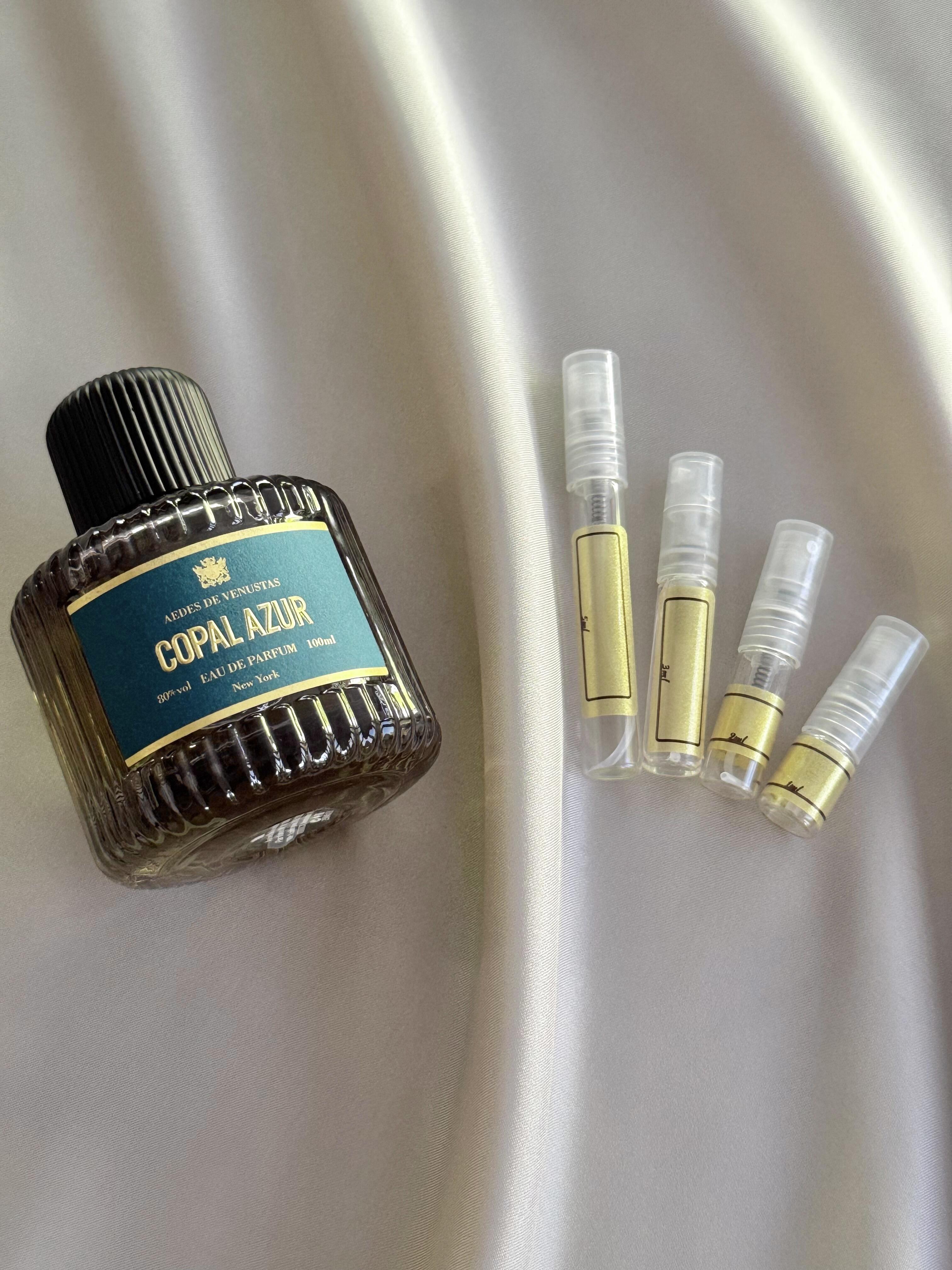 Aedes De Venustas Copal Azur with sample bottles