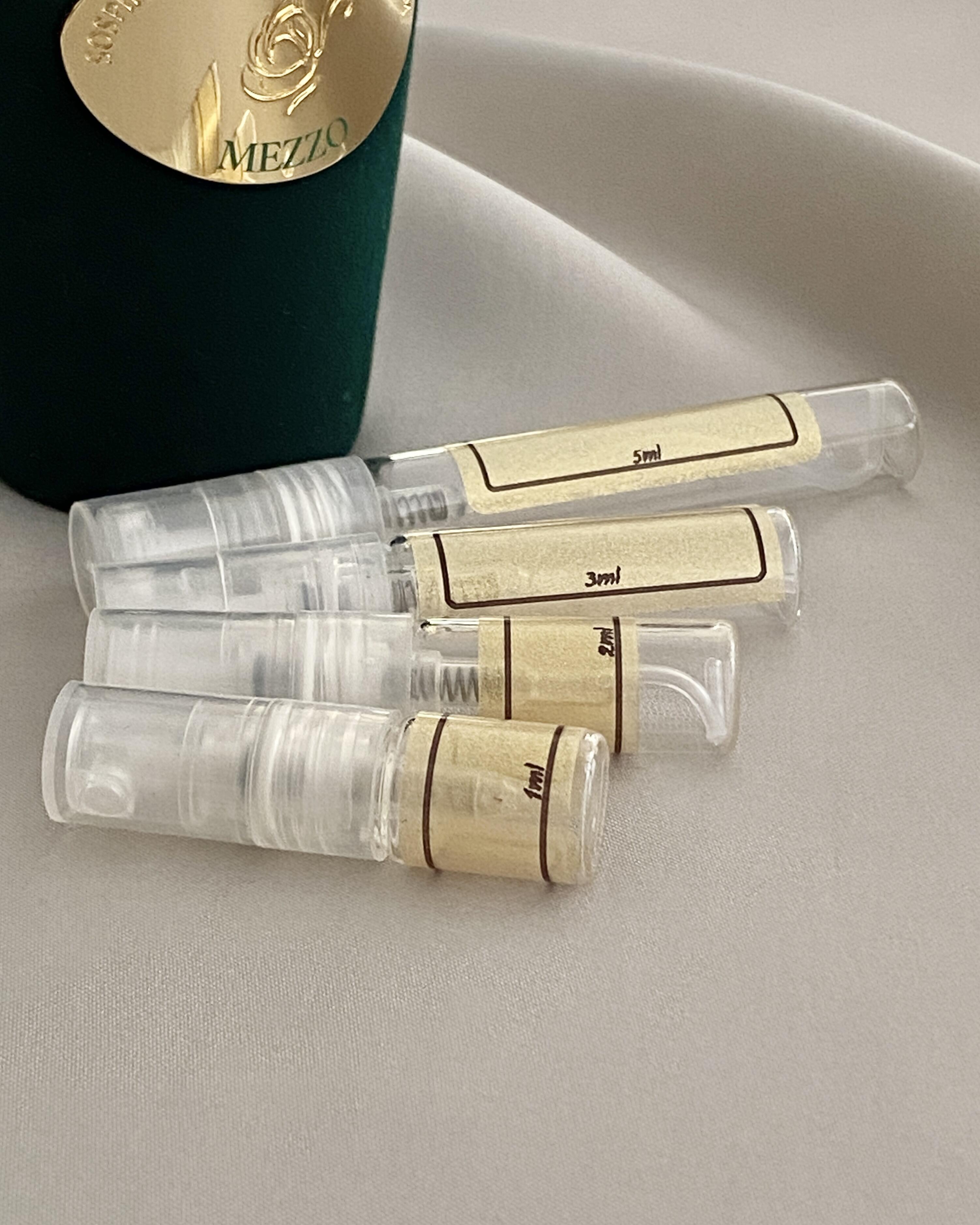 Sospiro Mezzo with sample bottles