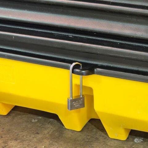 Secure drum bund with padlock