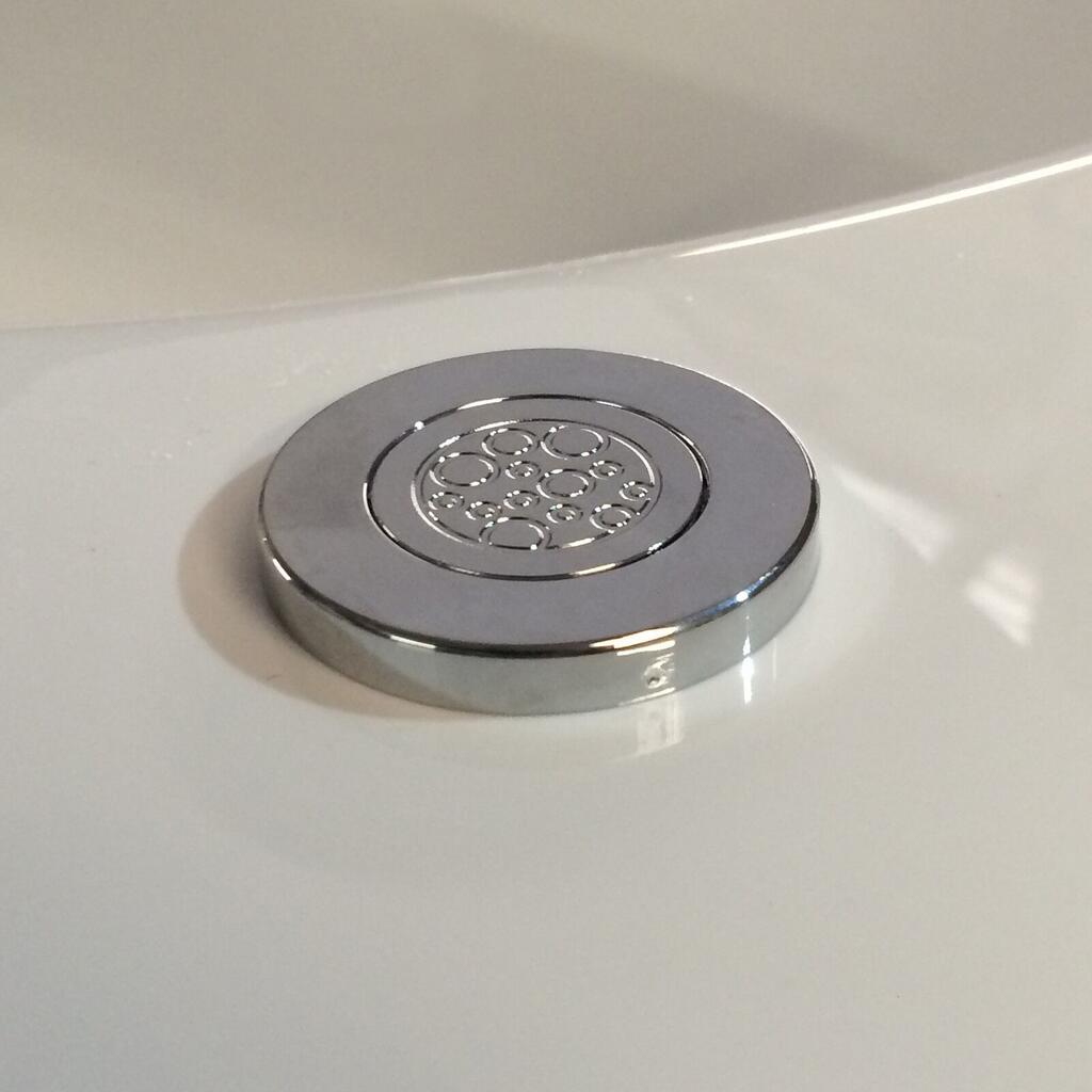 Do whirlpool baths need electricity?