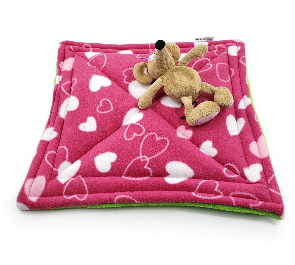 piggie pads, guinea pig pee pads, lap pads, waterproof piggie pads, fuzzbutt guinea pig hammocks, handmade in the UK