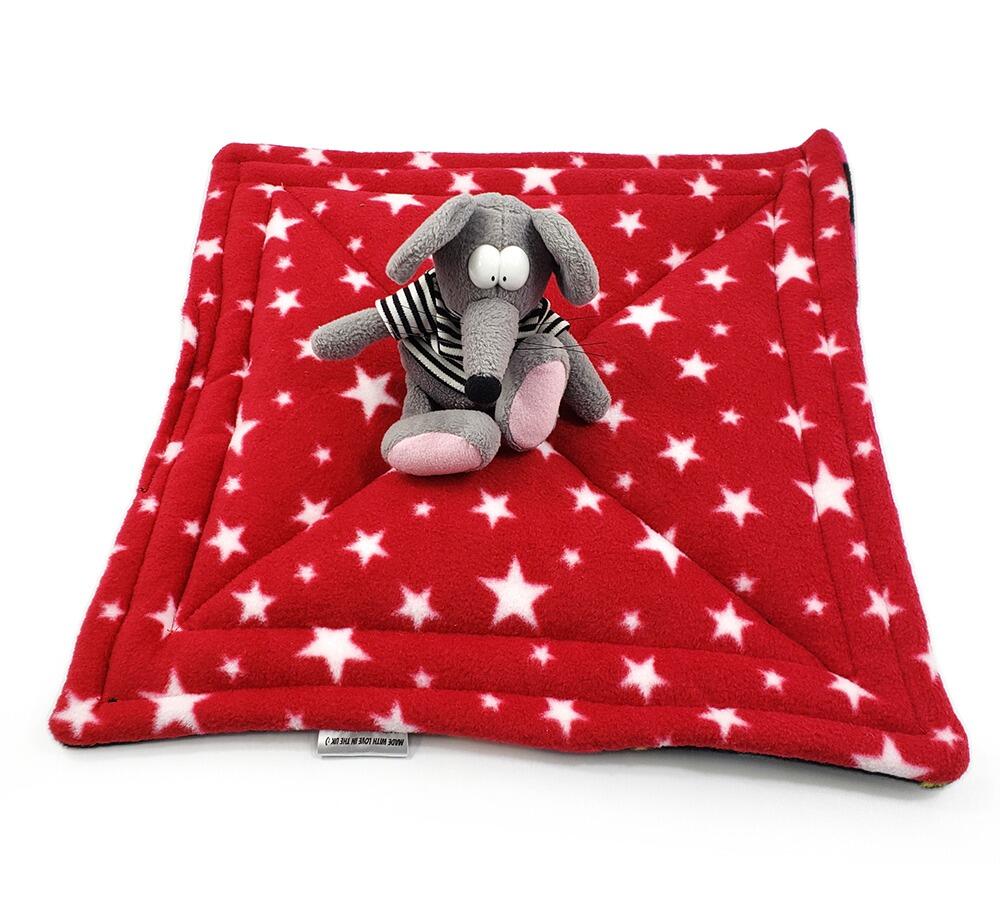 piggie pads, guinea pig pee pads, lap pads, waterproof piggie pads, fuzzbutt guinea pig hammocks, handmade in the UK