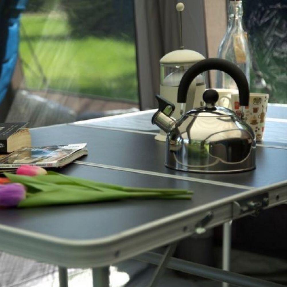 2L Stainless Steel kettle with folding handle - Lifestyle3