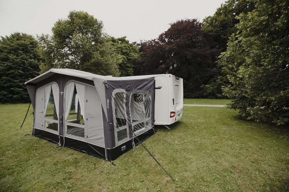 Riviera Air 390 Elements ProShield - Lifestyle3