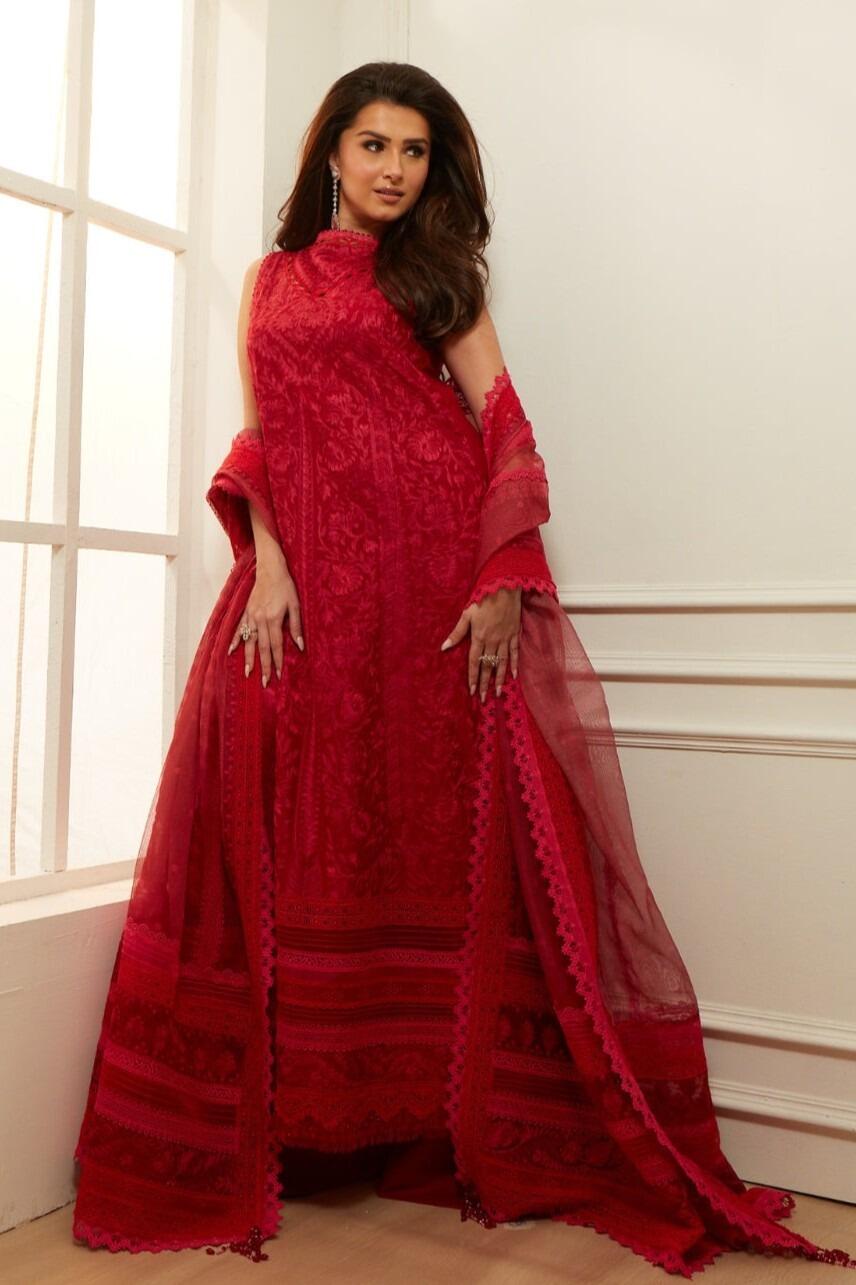 Trendy Summer Suits from Top Pakistani Brands