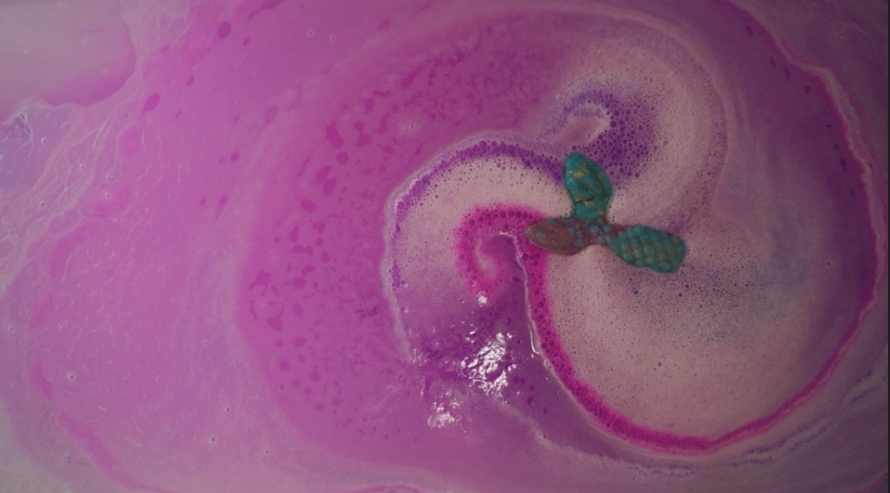 mermaids tail bath bomb