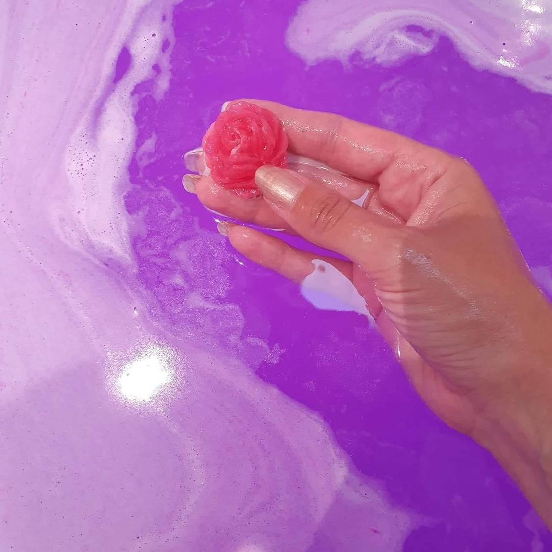 rhubarb rose bath bomb uk