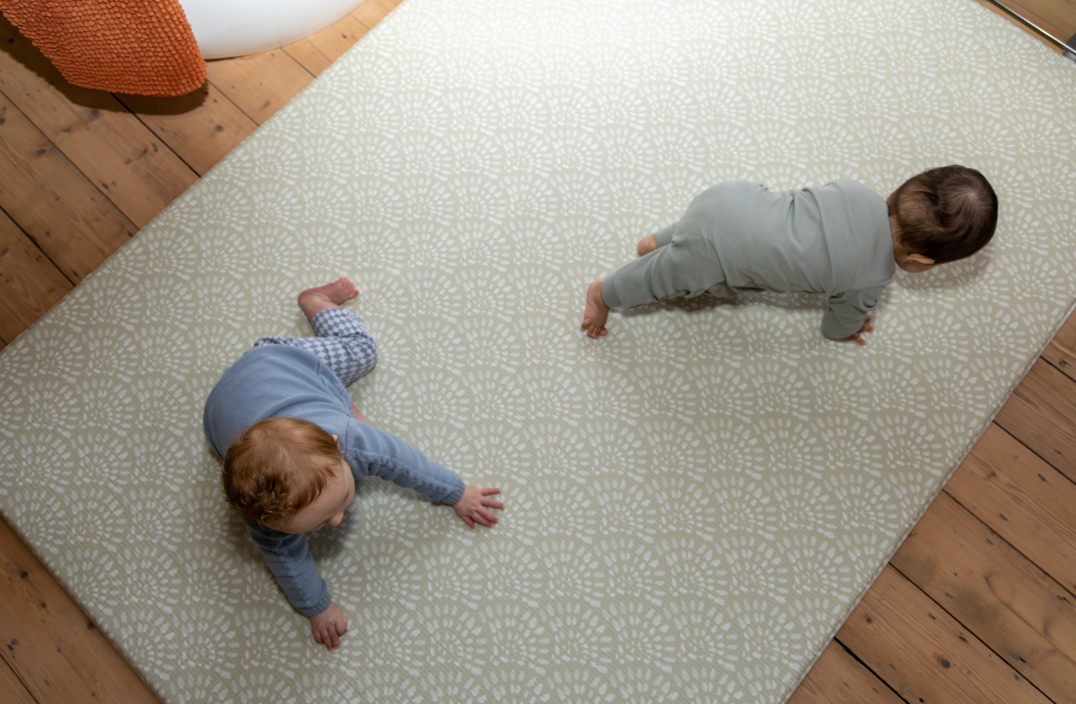 Close-up of Cornish Cream textured surface – wipe-clean non-toxic cushioned baby playmat